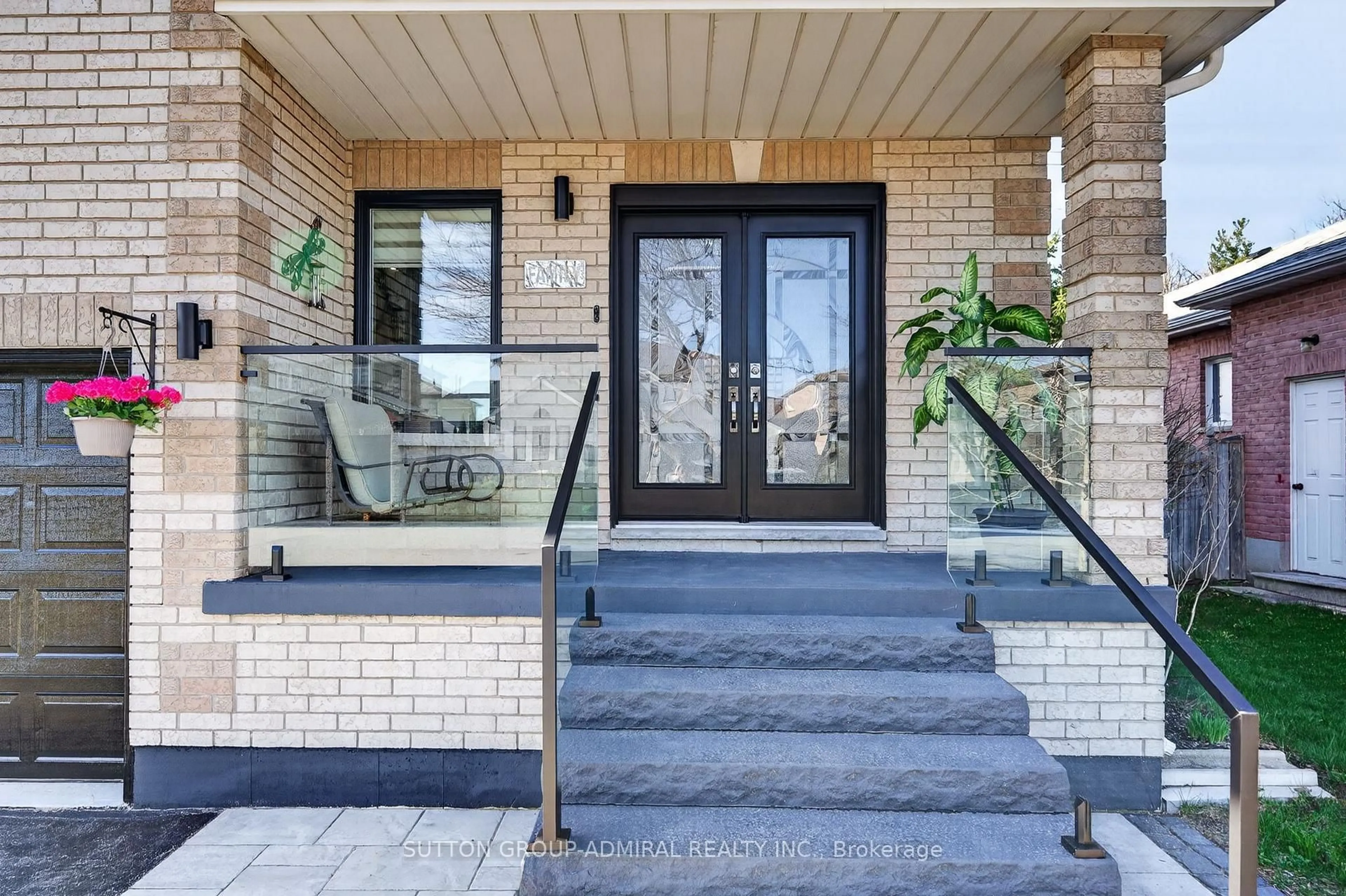 Unknown for 62 Prince George Cres, Barrie Ontario L4N 0K9