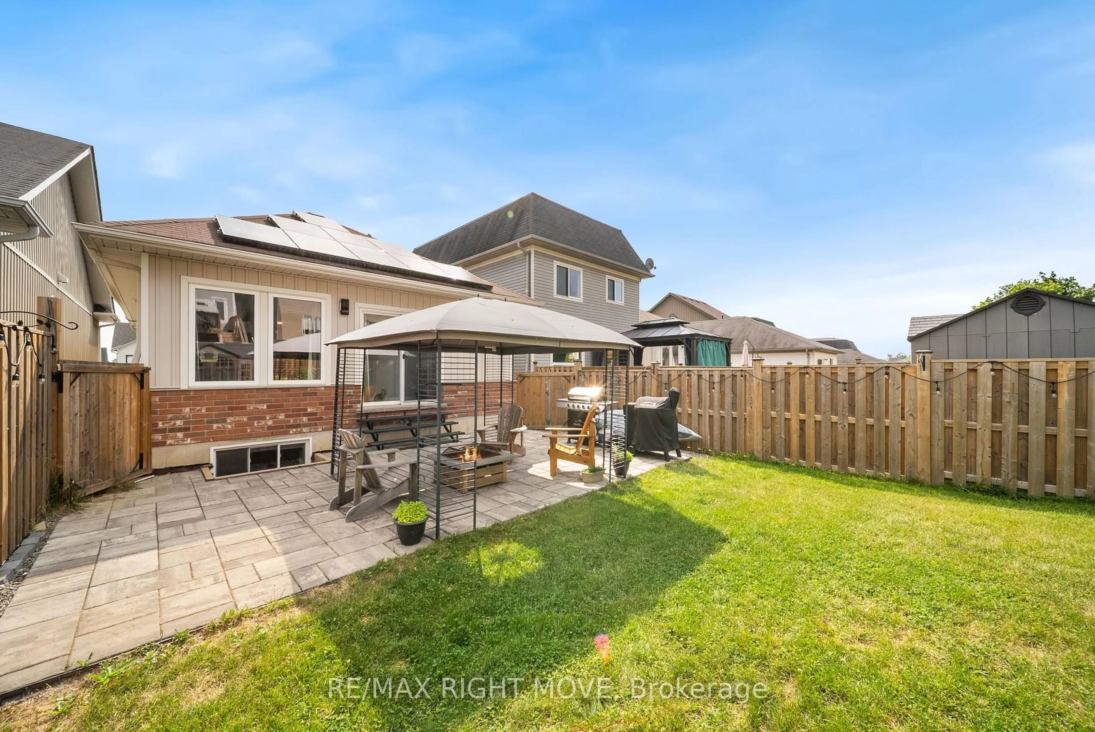 Patio, unknown for 90 Pearl Dr, Orillia Ontario L3V 0A6
