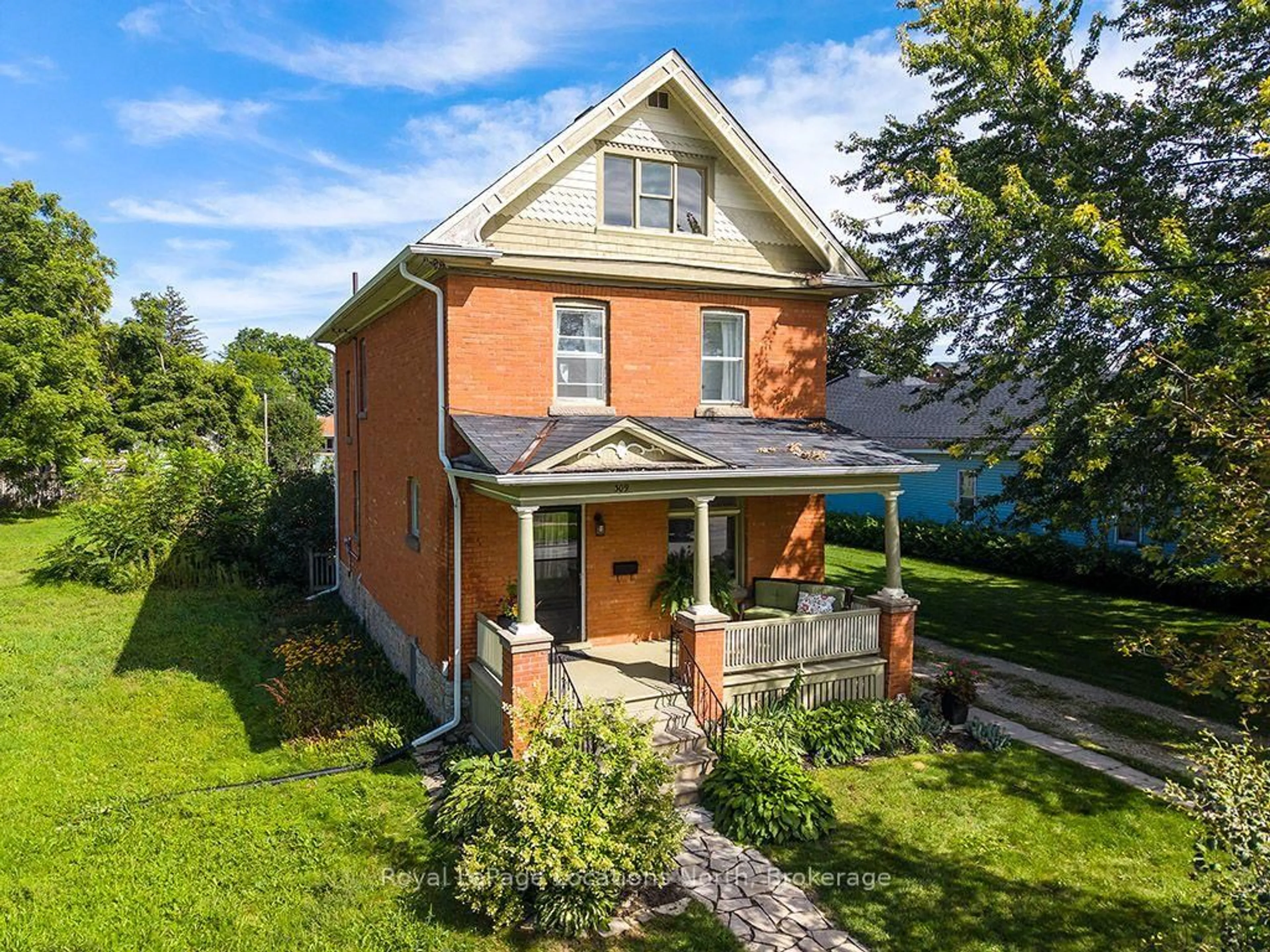 Home with brick exterior material, street for 309 Beech St, Collingwood Ontario L9Y 2T7