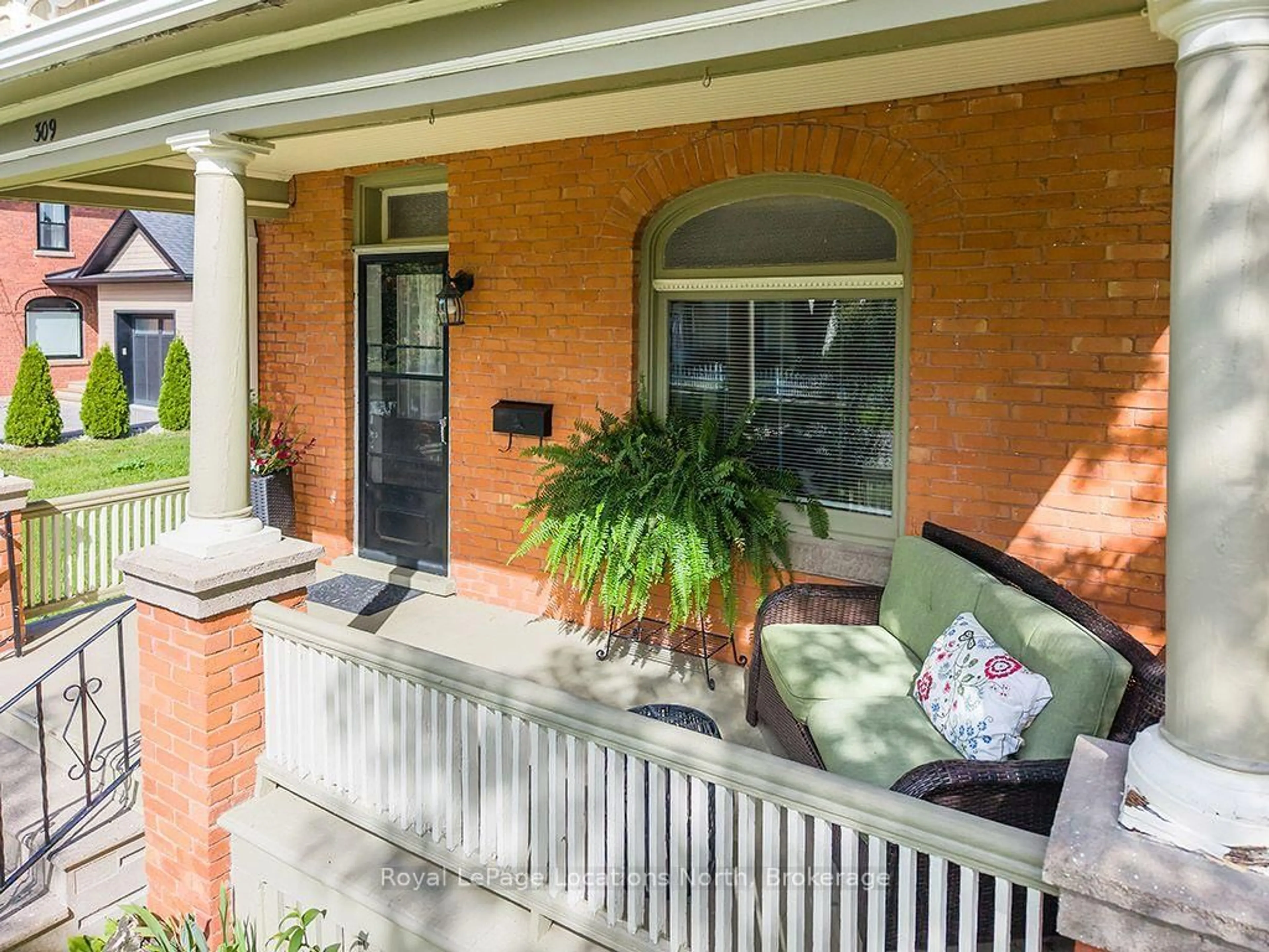 Home with brick exterior material, street for 309 Beech St, Collingwood Ontario L9Y 2T7