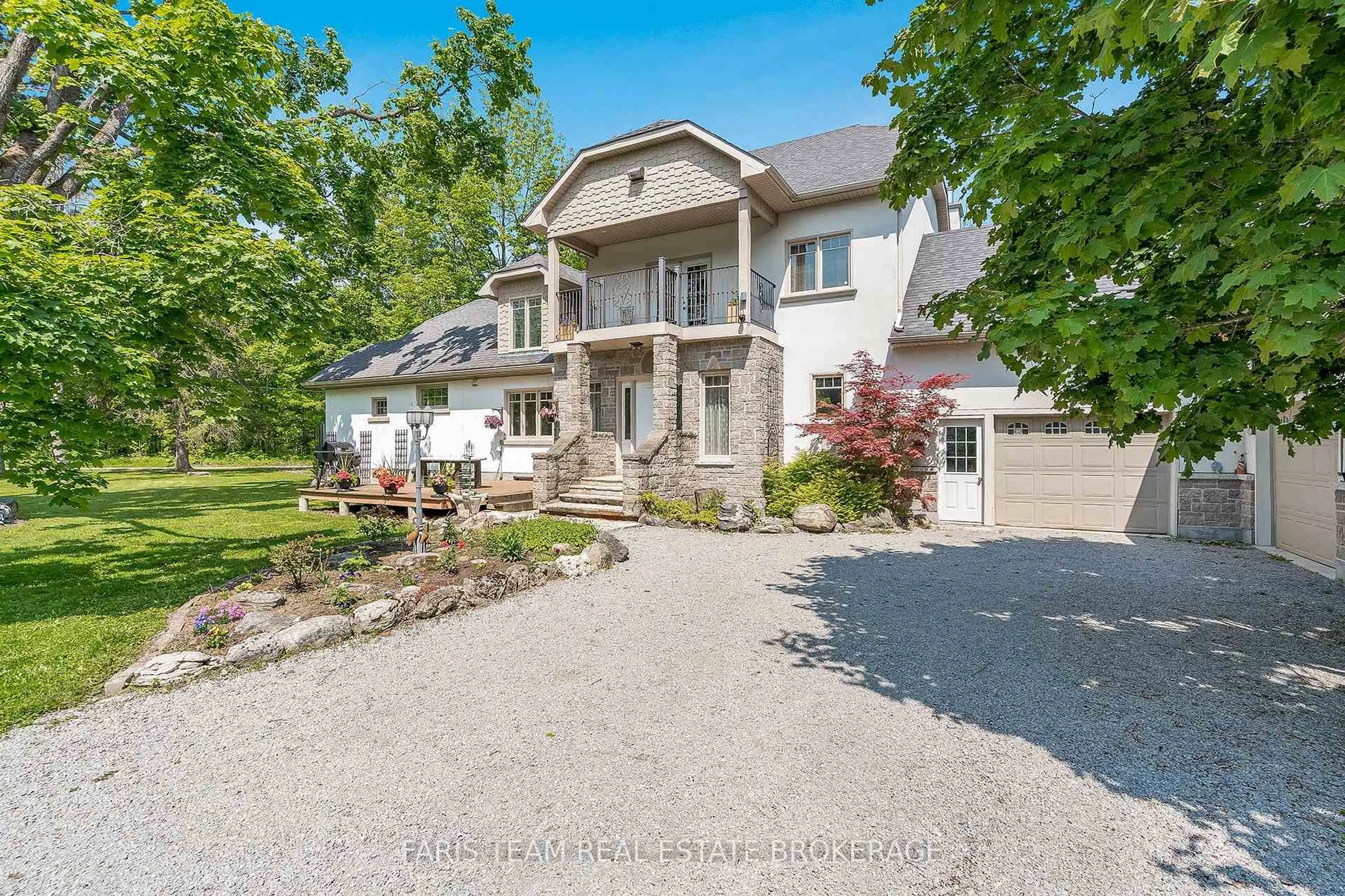 A pic from outside/outdoor area/front of a property/back of a property/a pic from drone, street for 5395 Line 8, Oro-Medonte Ontario L0K 1R0