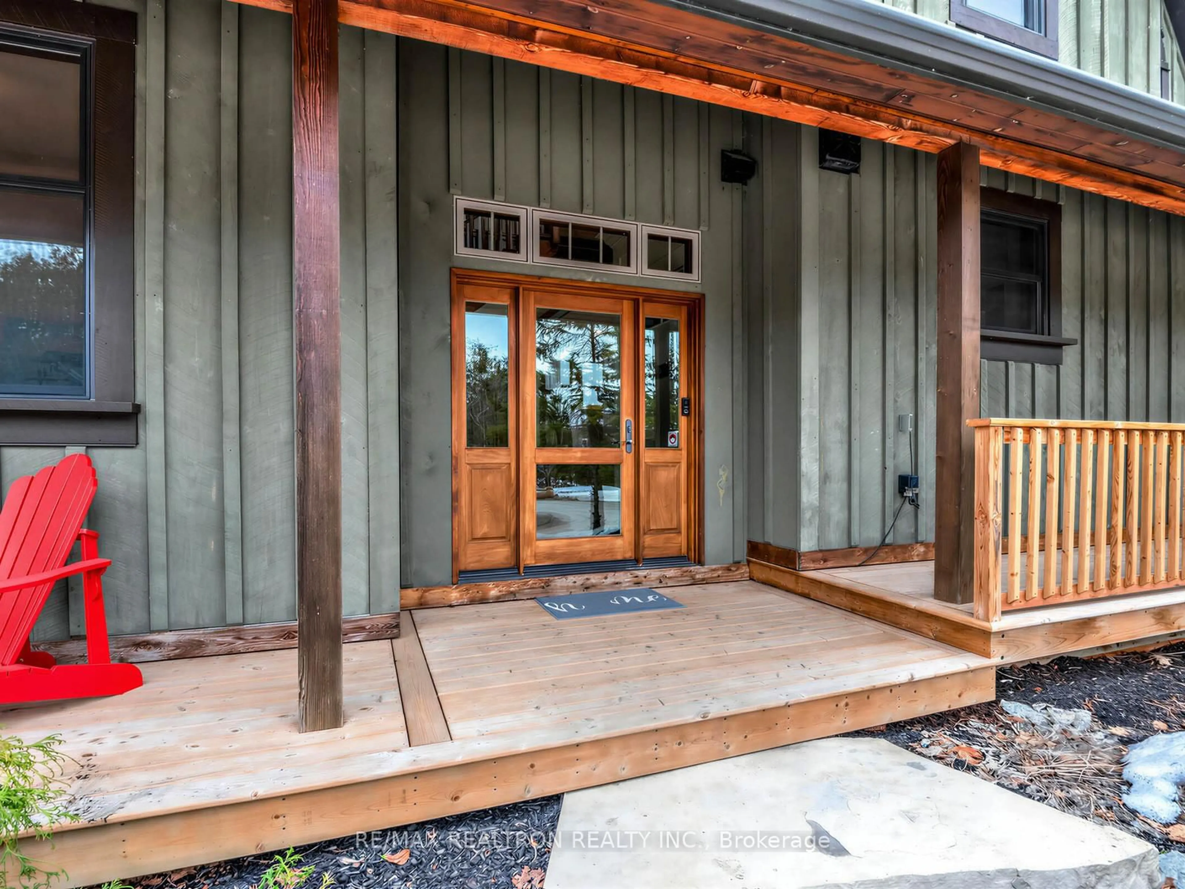 Indoor entryway for 49 Gray Lane, Barrie Ontario L4N 7T1