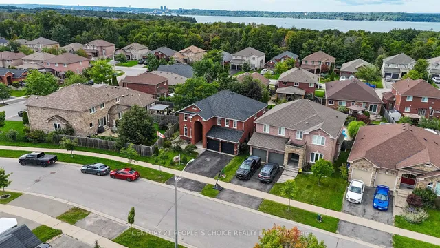 4 IMPERIAL CROWN Lane, Barrie 4