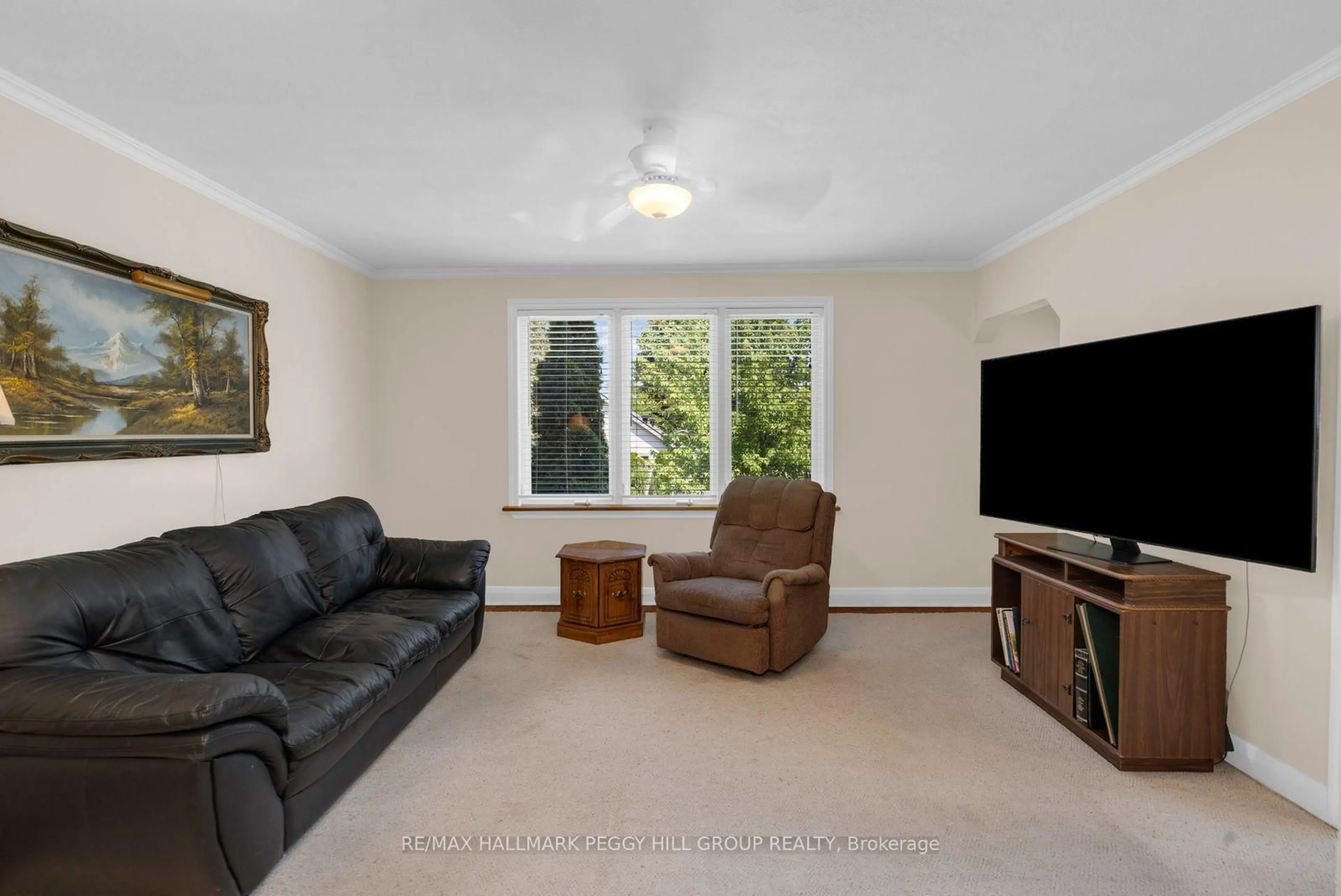 Living room with furniture, unknown for 171 Codrington St, Barrie Ontario L4M 1R9