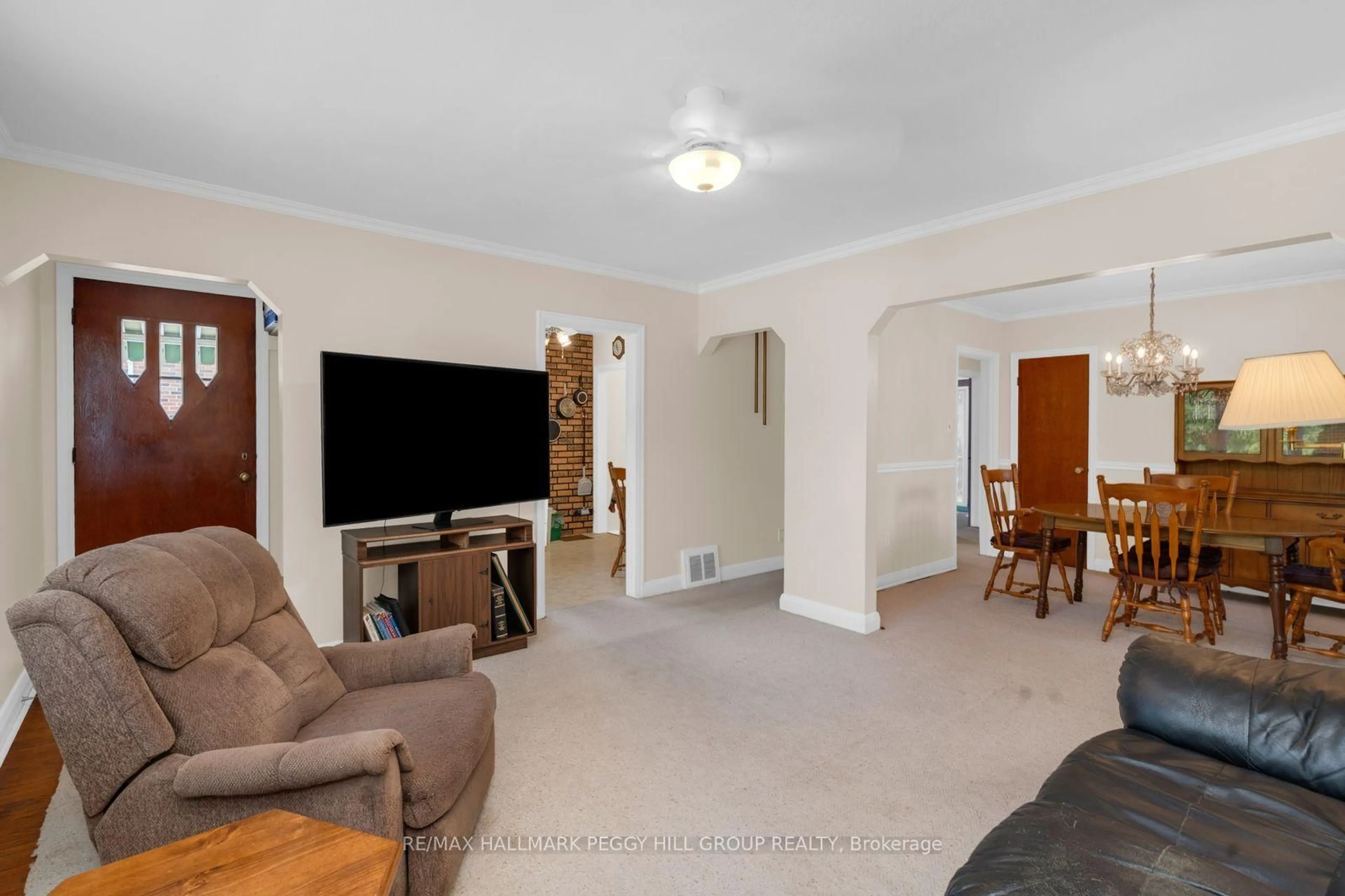 Living room with furniture, unknown for 171 Codrington St, Barrie Ontario L4M 1R9