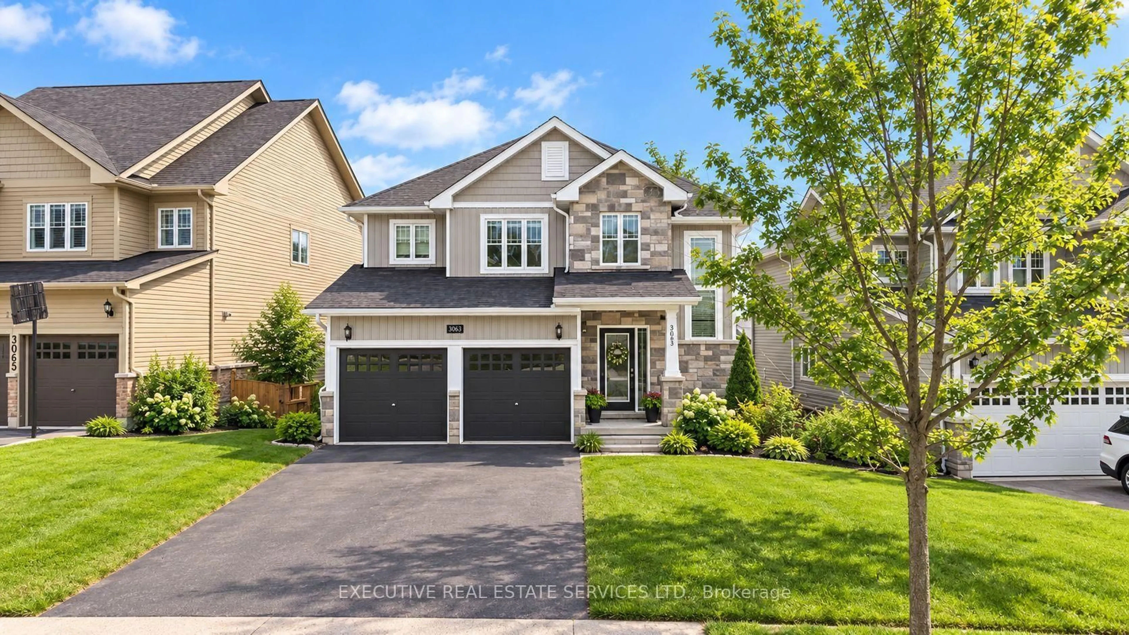 Home with vinyl exterior material, street for 3063 Emperor Dr, Orillia Ontario L3V 0G4