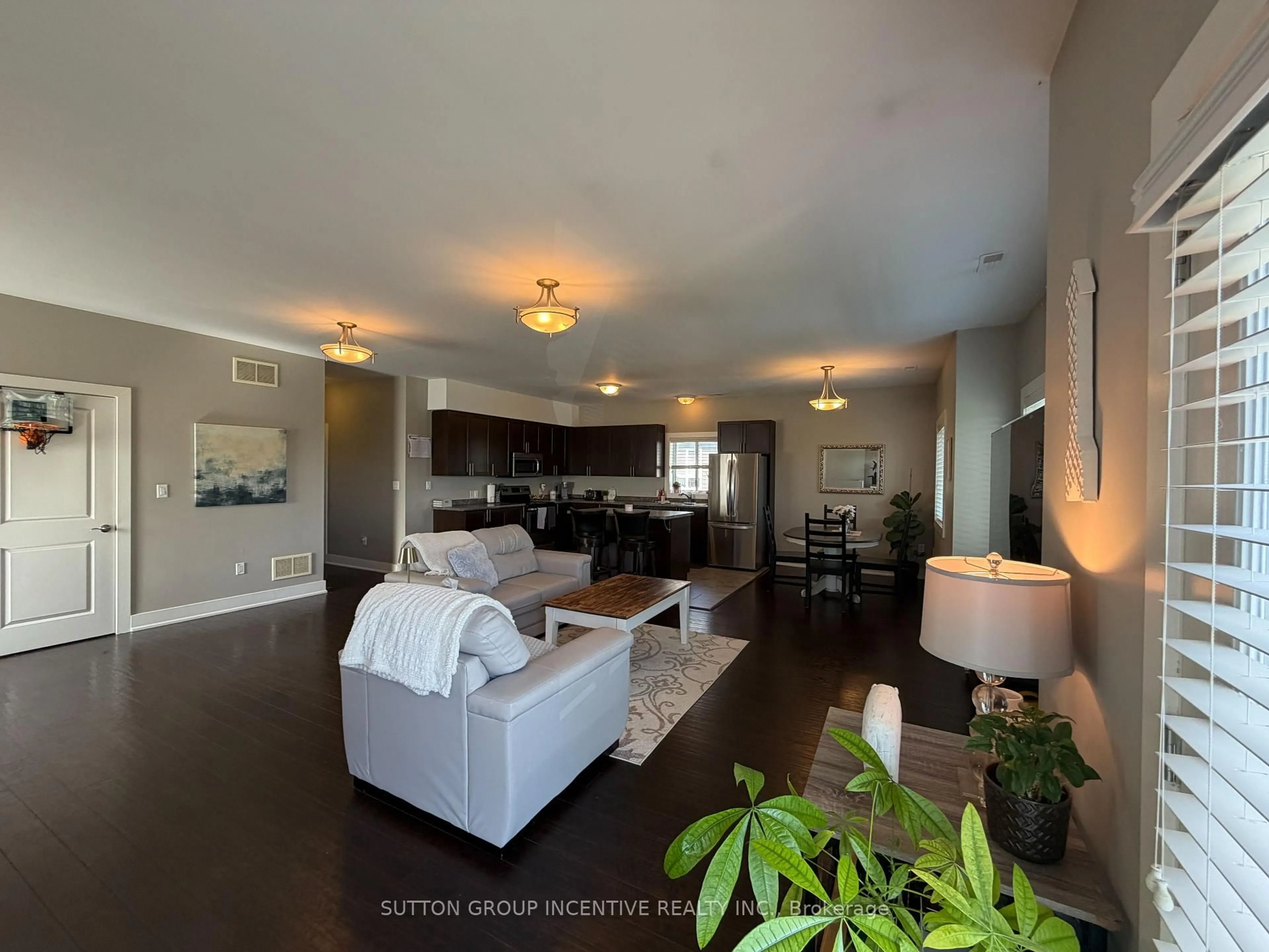 Living room with furniture, unknown for 3929 WOOD Ave, Severn Ontario L3V 6H3