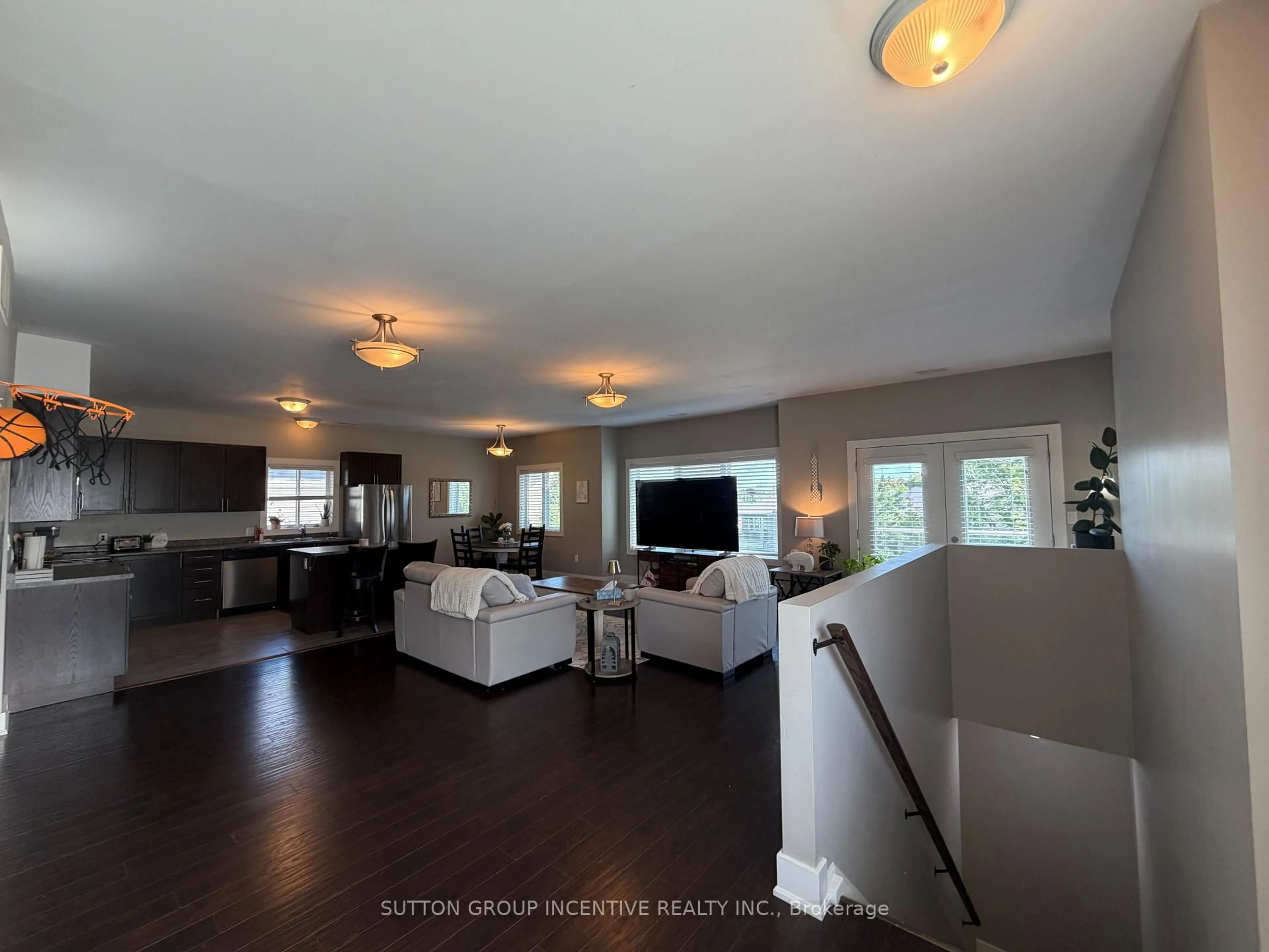 Living room with furniture, unknown for 3929 WOOD Ave, Severn Ontario L3V 6H3