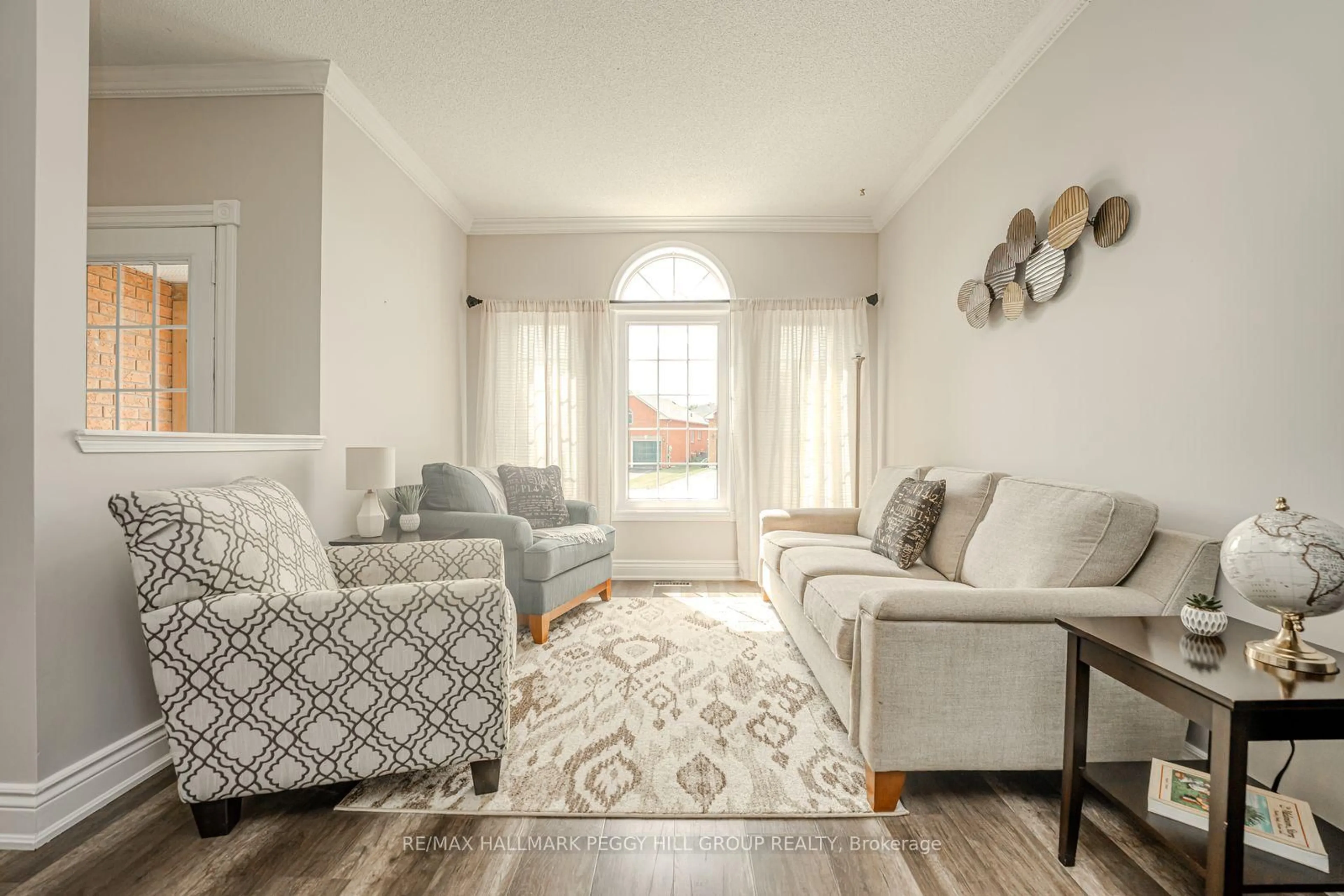Living room with furniture, unknown for 2 Purt Crt, Barrie Ontario L4N 9K7