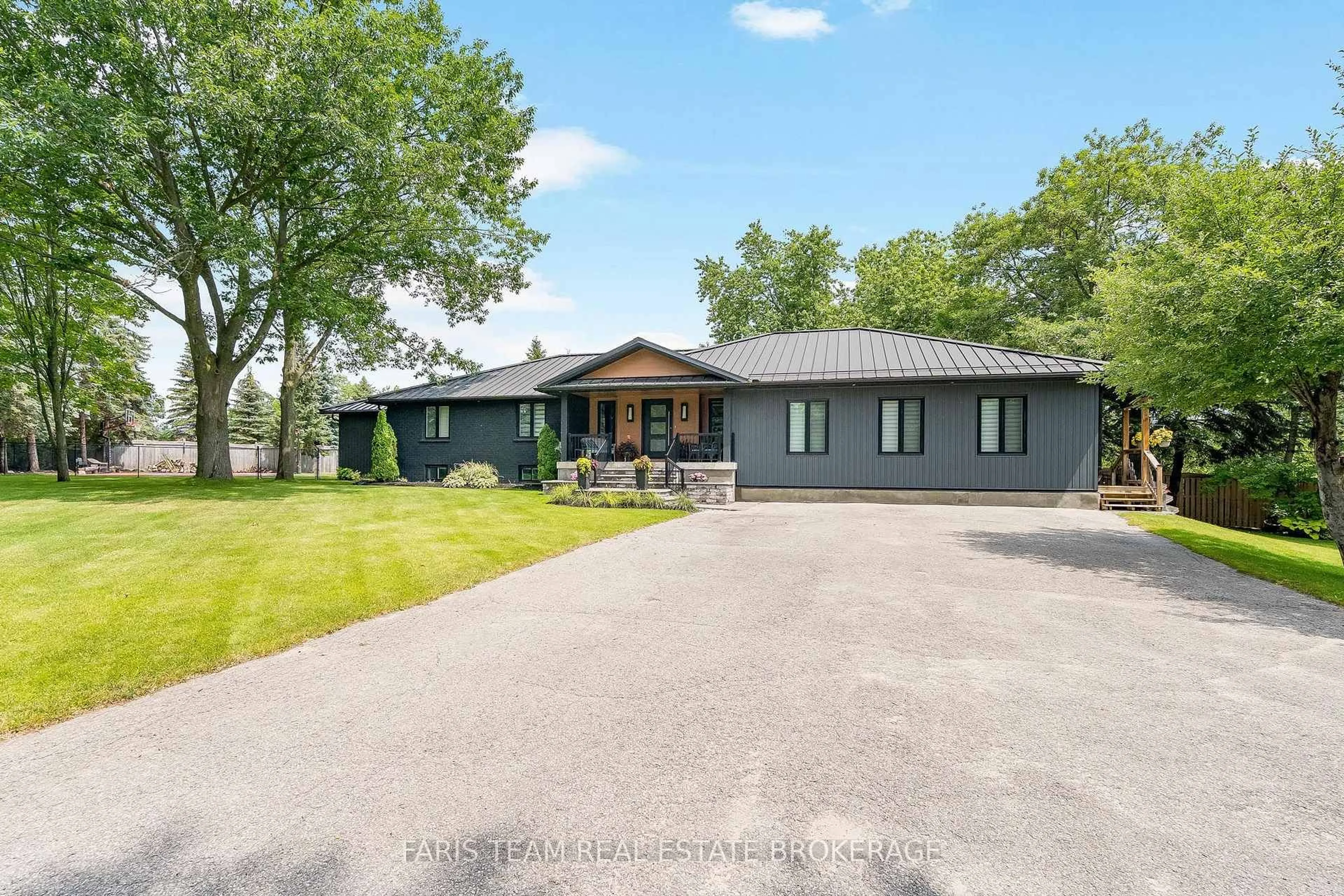 A pic from outside/outdoor area/front of a property/back of a property/a pic from drone, unknown for 223A Hickory Lane, Barrie Ontario L4N 4J9