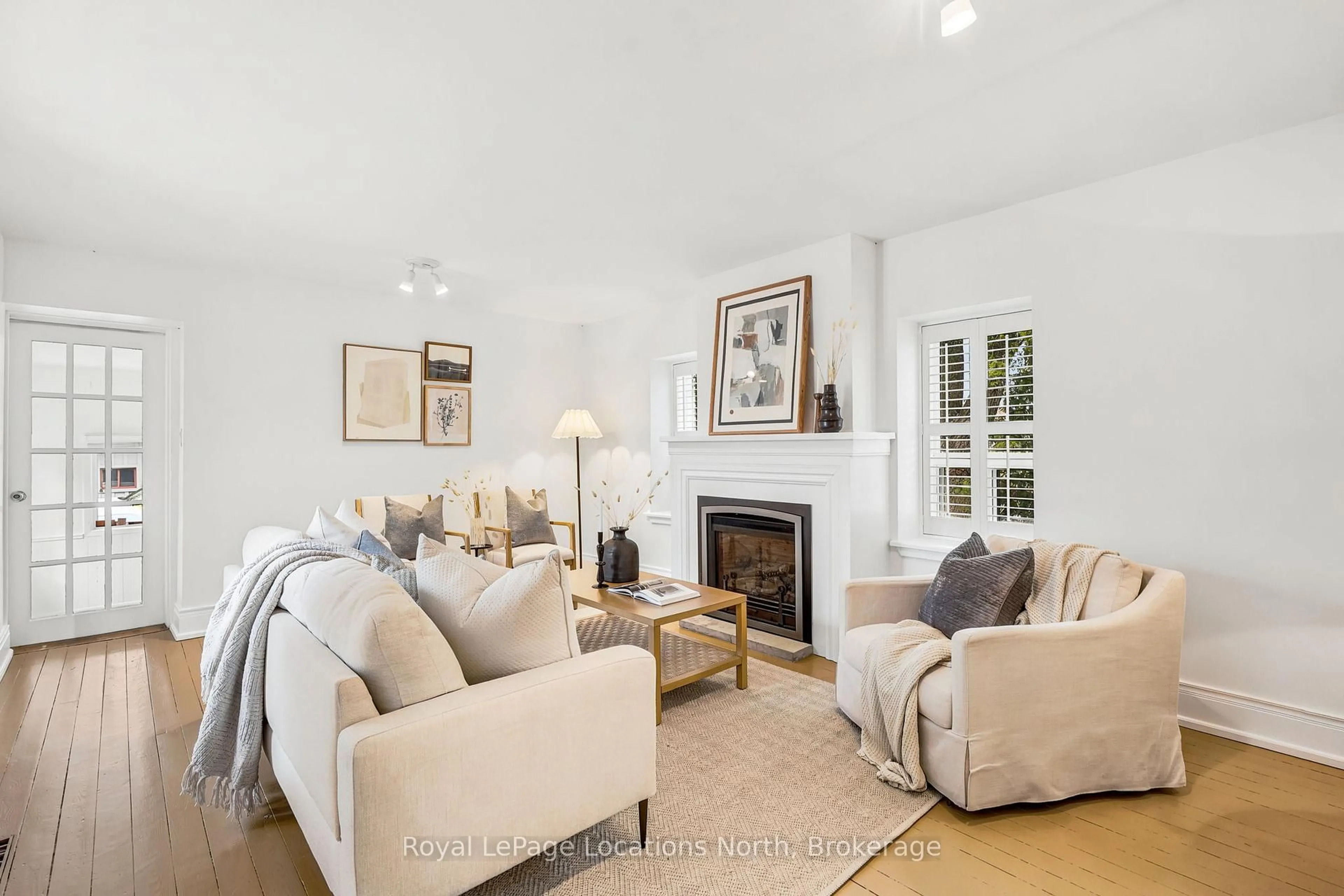 Living room with furniture, unknown for 562 Cameron St, Collingwood Ontario L9Y 2J3