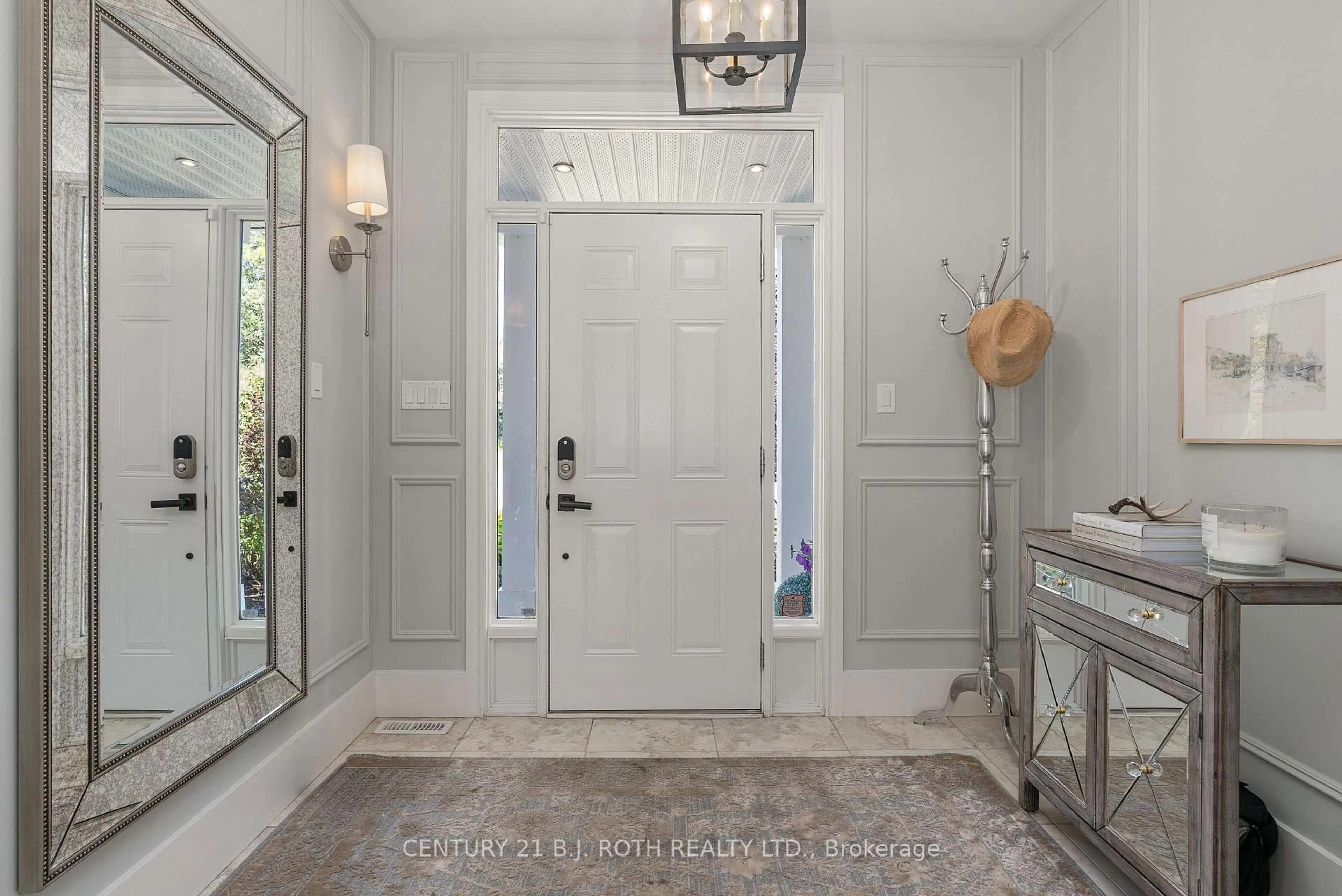 Indoor entryway for 42 Lilac Lane, Springwater Ontario L0L 1X0