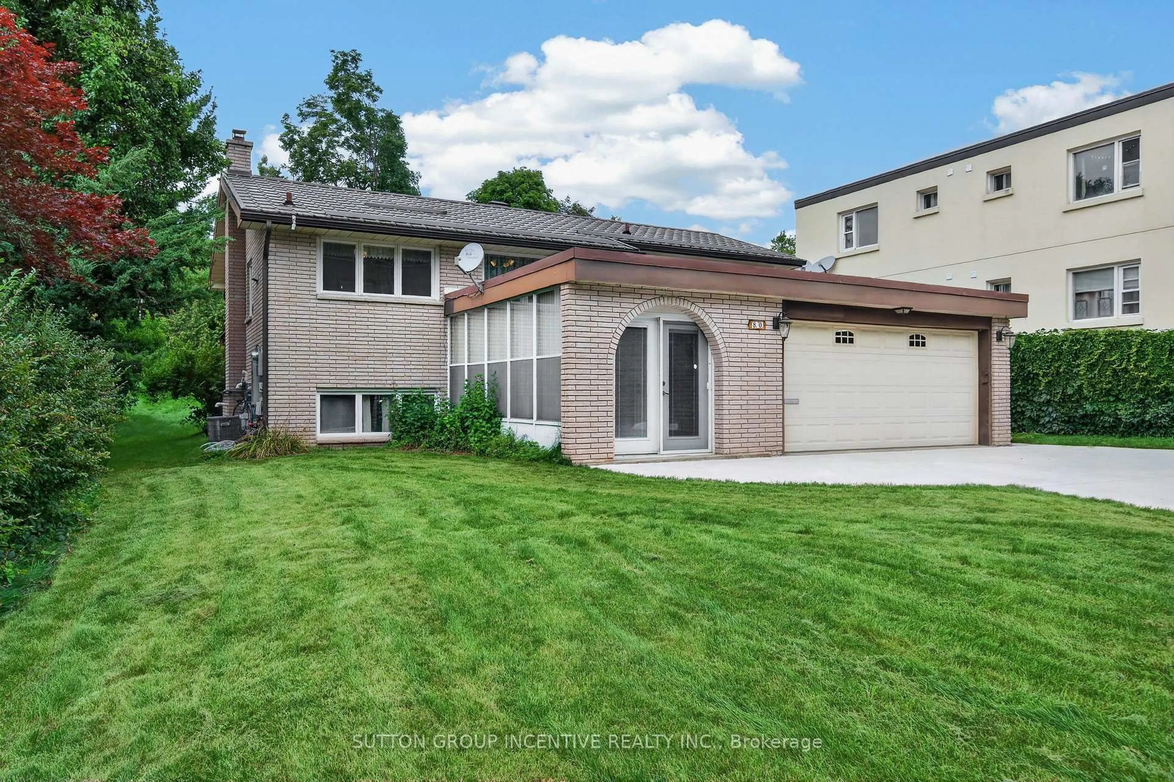 Home with brick exterior material, street for 80 Shirley Ave, Barrie Ontario L4N 1N2