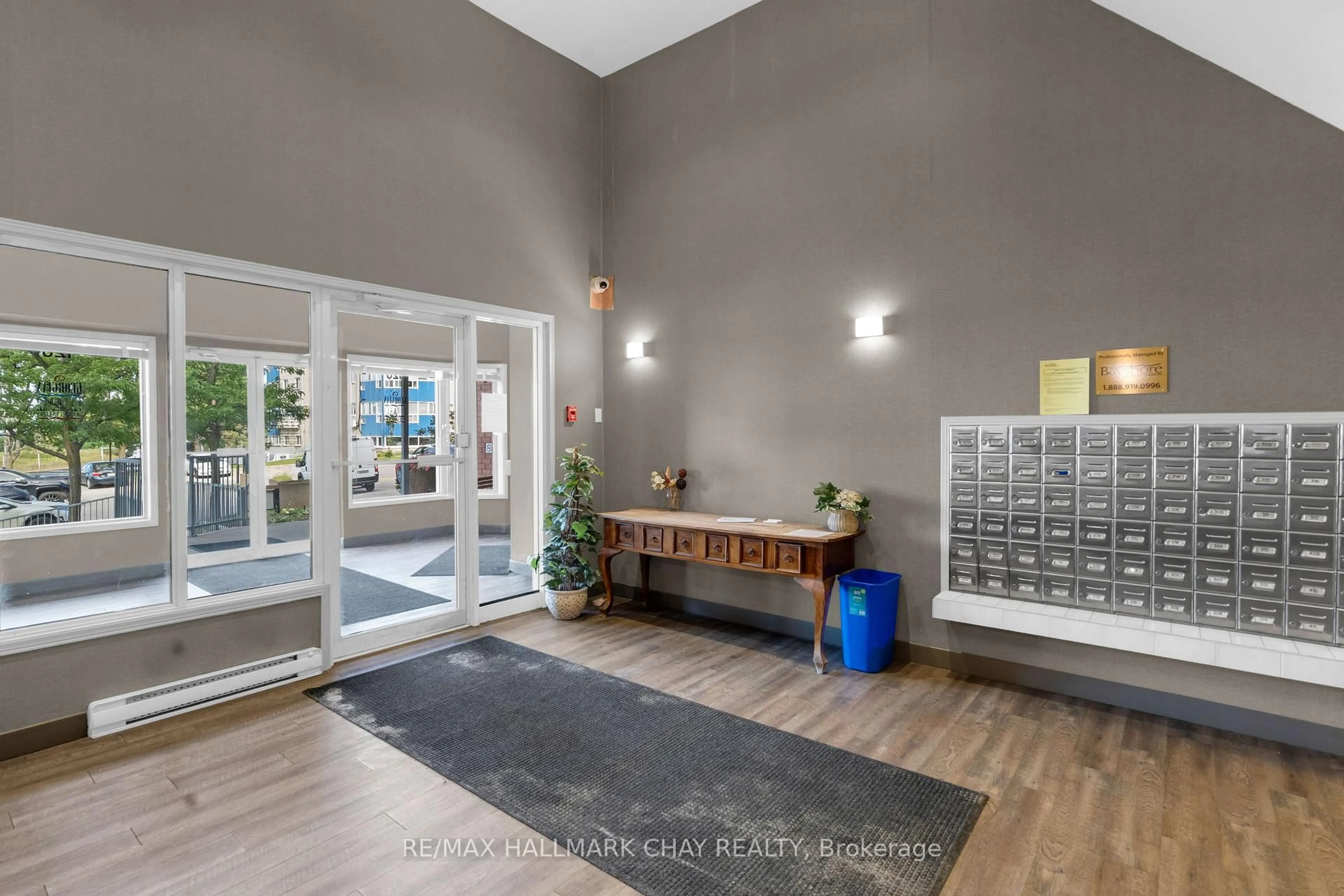 Indoor foyer for 126 Bell Farm Rd #414, Barrie Ontario L4M 6J3