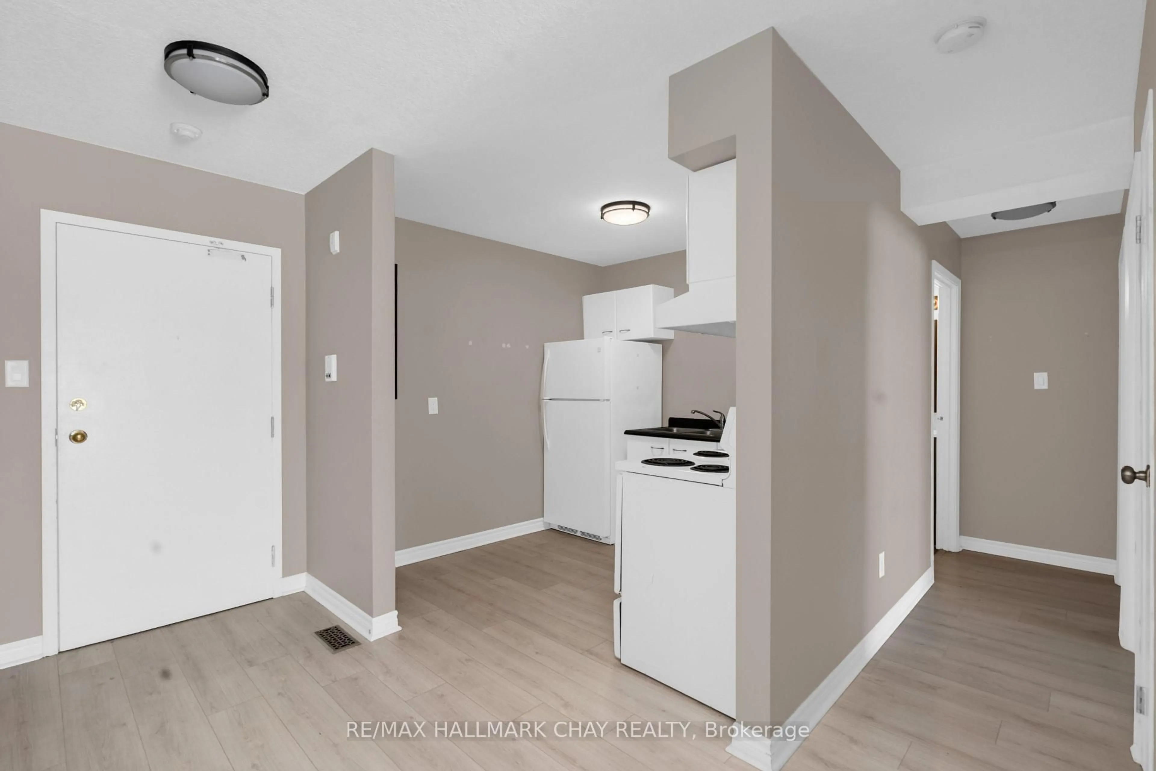 Unknown for 126 Bell Farm Rd #414, Barrie Ontario L4M 6J3