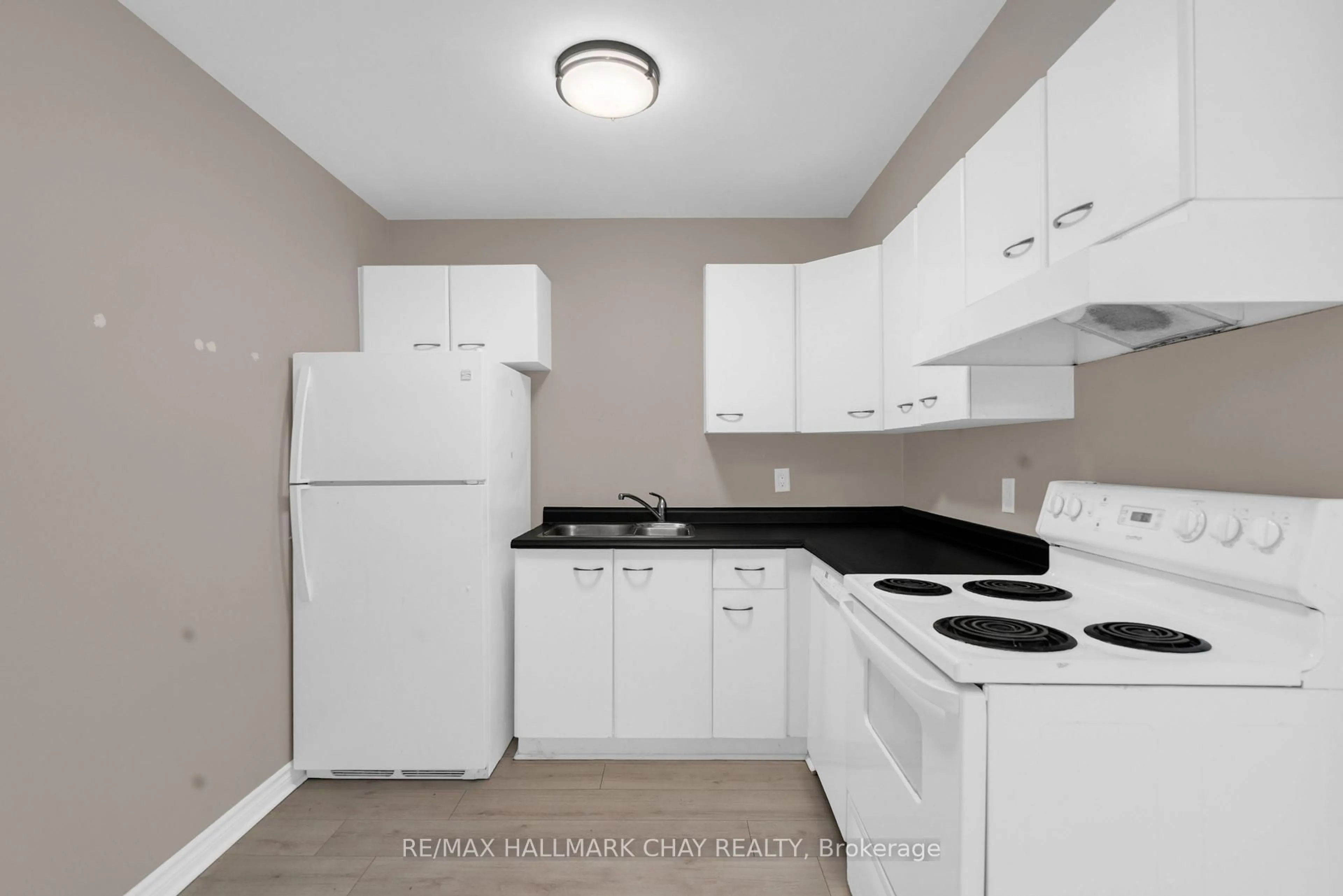 Standard kitchen, unknown for 126 Bell Farm Rd #414, Barrie Ontario L4M 6J3