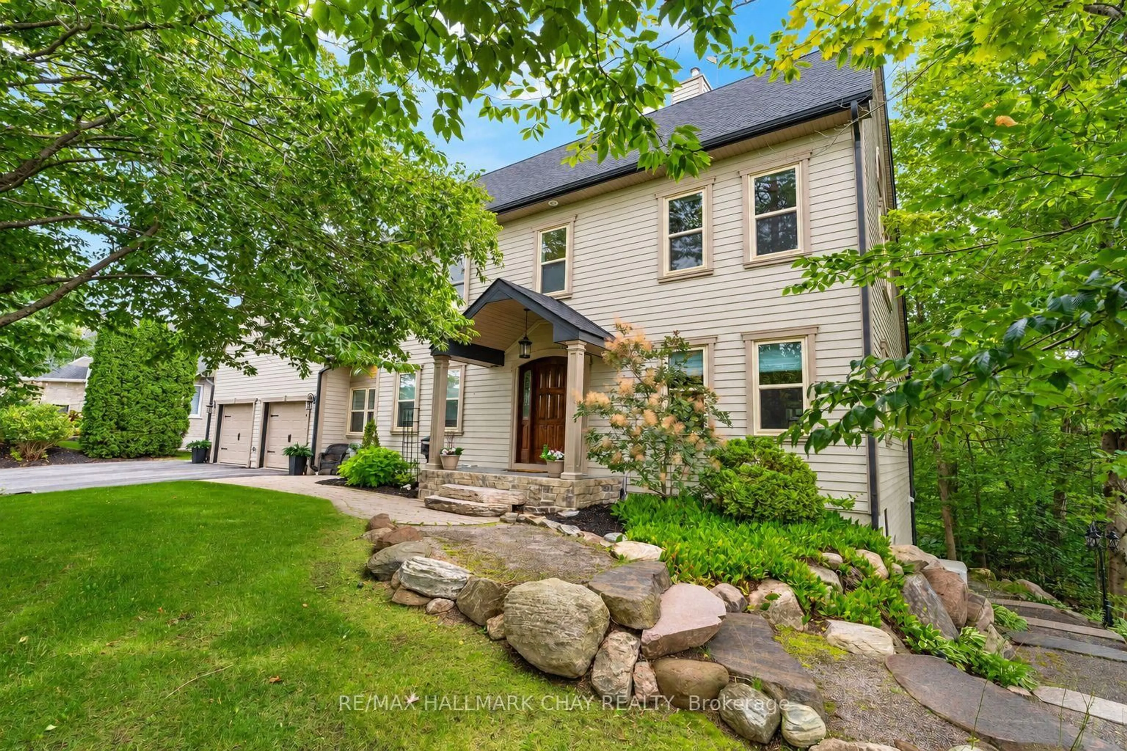 Home with brick exterior material, street for 9 Bridle Path, Oro-Medonte Ontario L0L 2L0