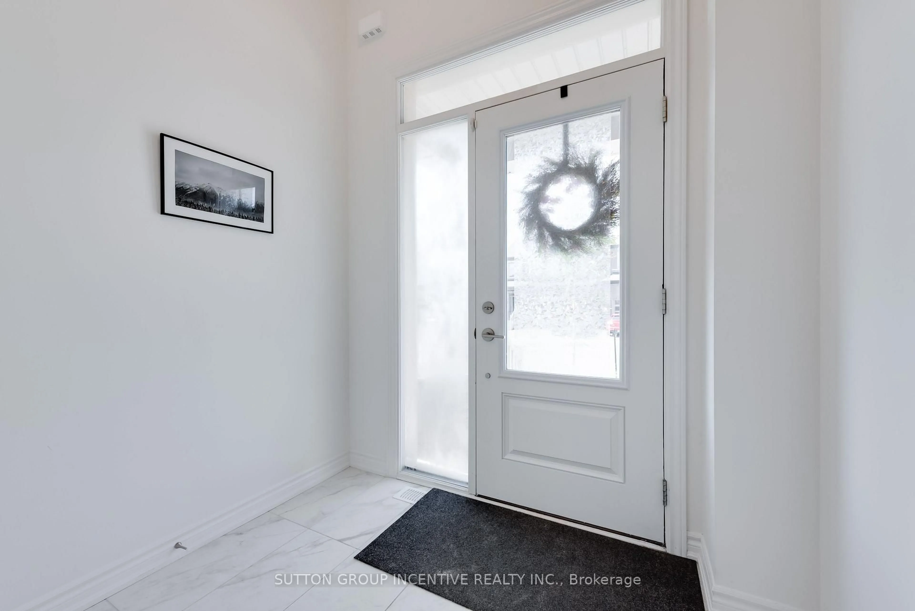 Indoor entryway for 84 Shepherd Dr, Barrie Ontario L9J 0P5