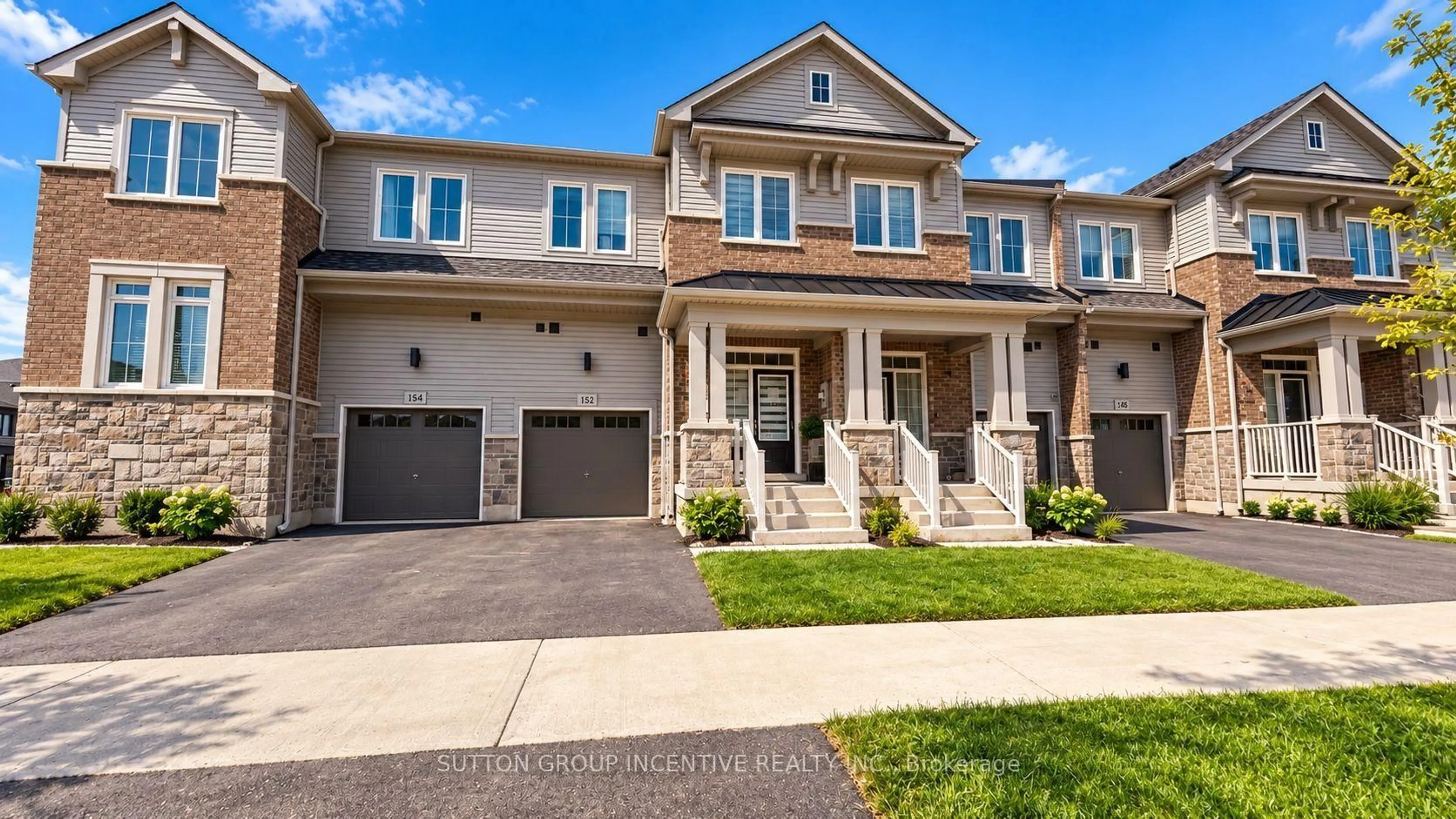 Home with brick exterior material, street for 152 Greer St, Barrie Ontario L9R 0R6