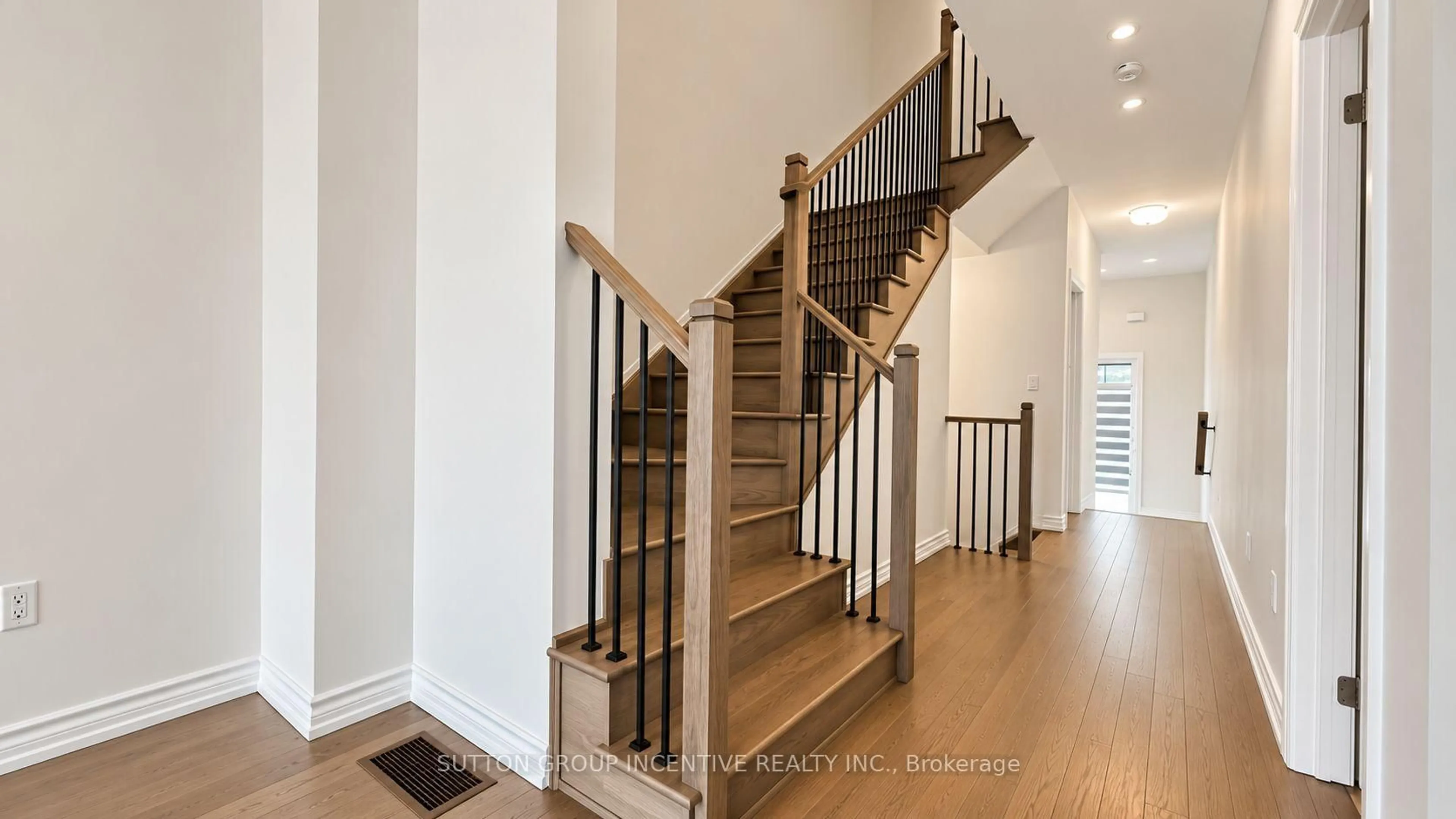 Unknown for 152 Greer St, Barrie Ontario L9R 0R6