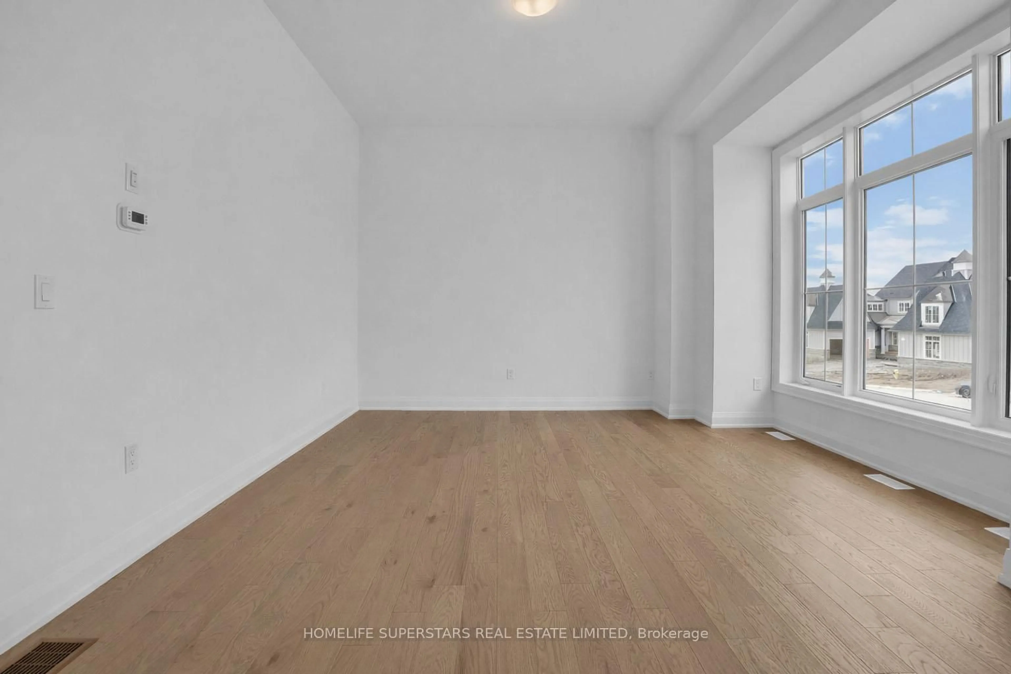 A pic of a room for 13 Barnes Dr, Oro-Medonte Ontario L0L 2L0