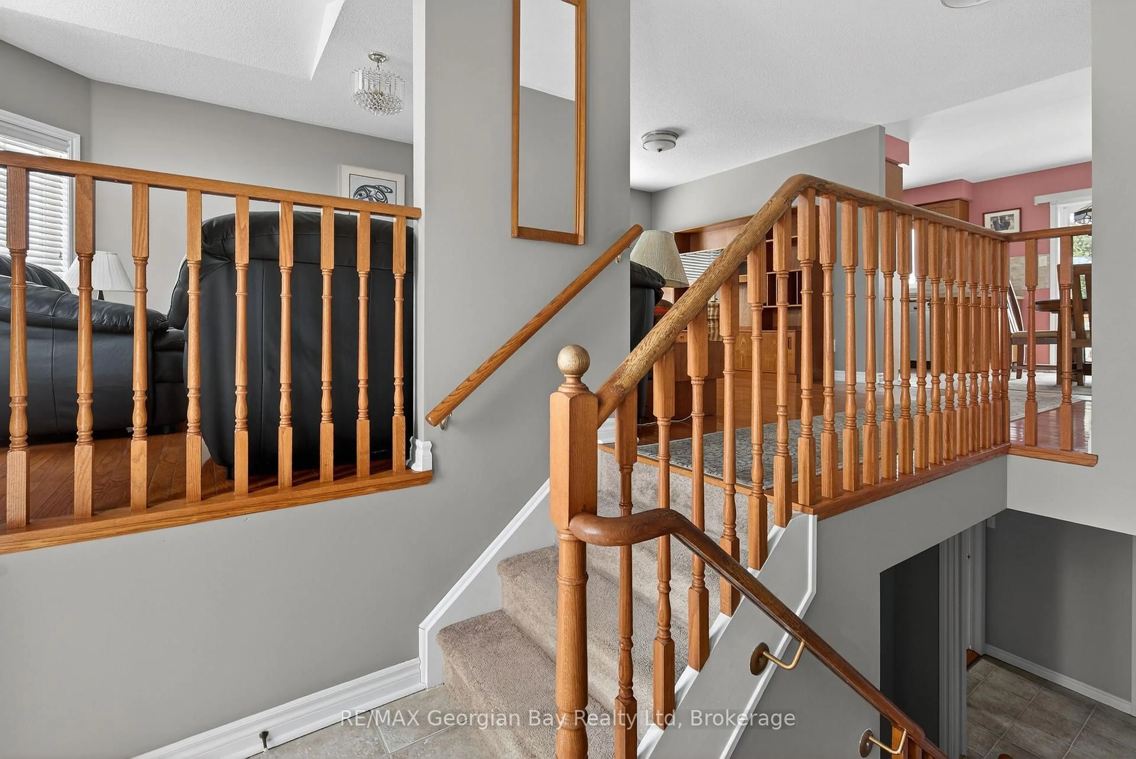 Stairs for 495 Shewfelt Cres, Midland Ontario L4R 5N8