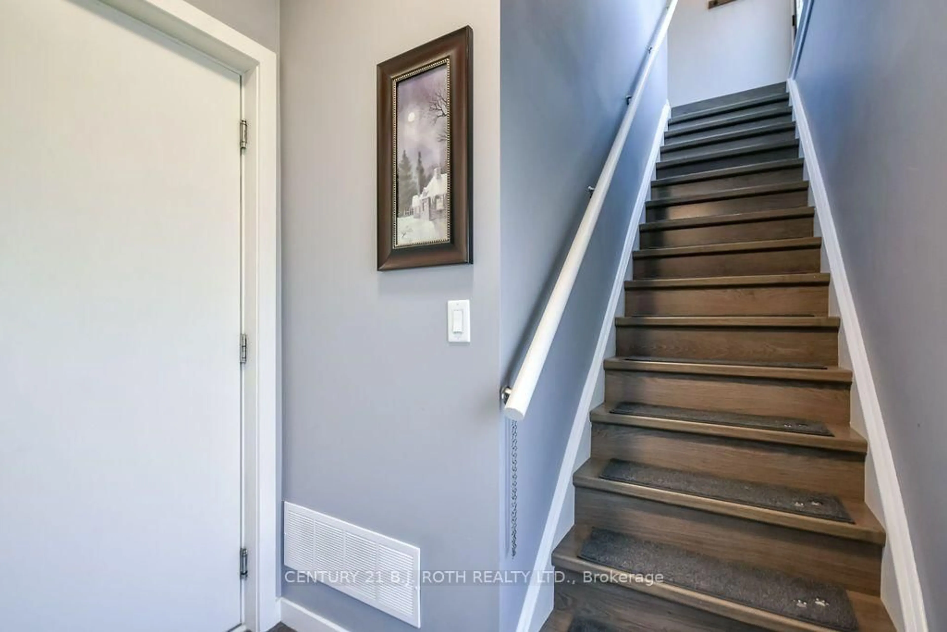 Indoor entryway for 369 Essa Rd #86, Barrie Ontario L4N 9C8