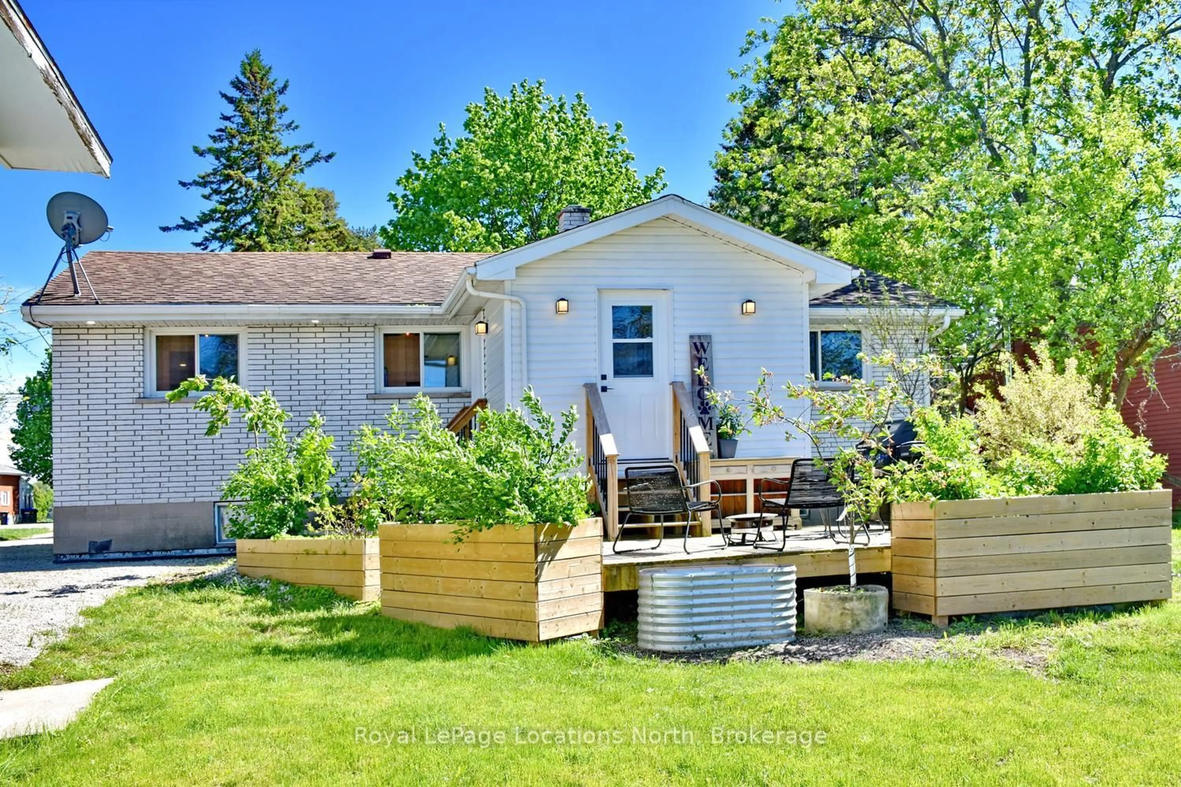 Patio, unknown for 56 BATTEAUX Rd, Clearview Ontario L9Y 3Z1