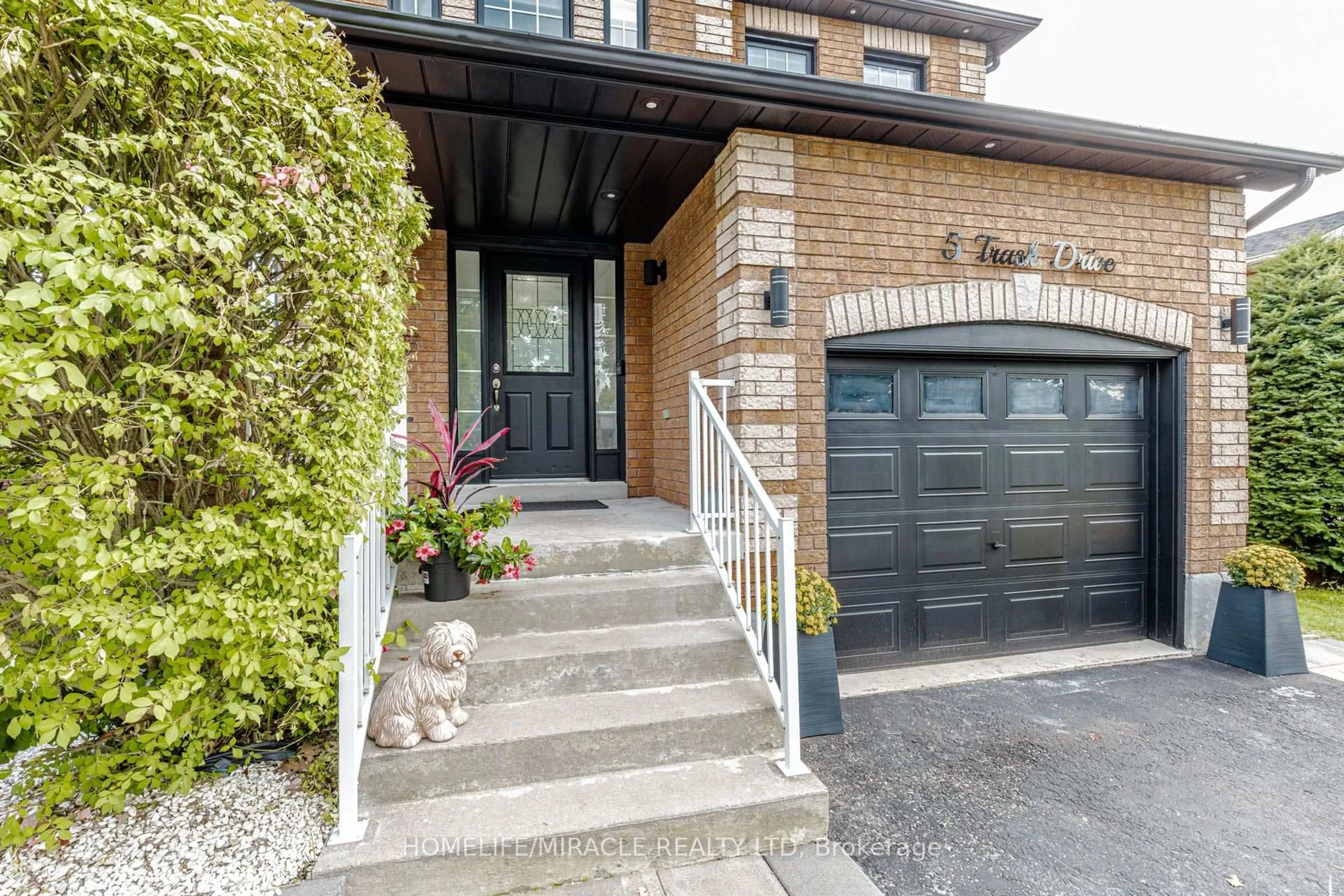 Home with brick exterior material, street for 5 Trask Dr, Barrie Ontario L4N 5R3