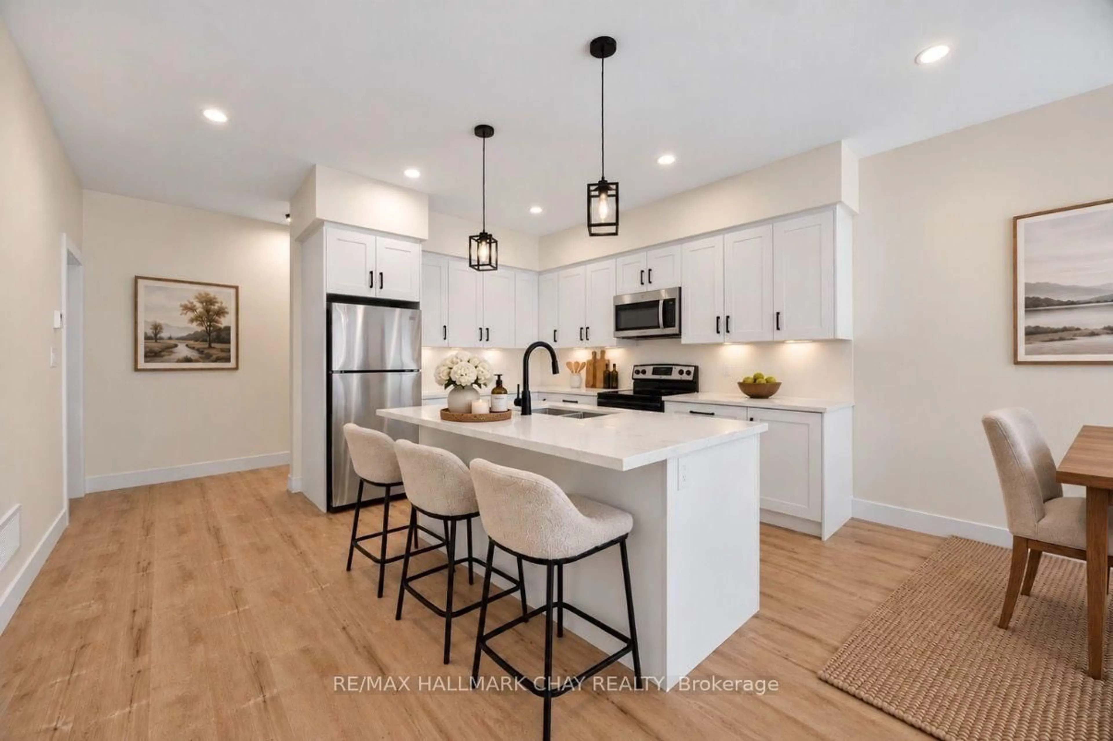Open concept kitchen, unknown for 28 rose Ave, Orillia Ontario L3V 2N7
