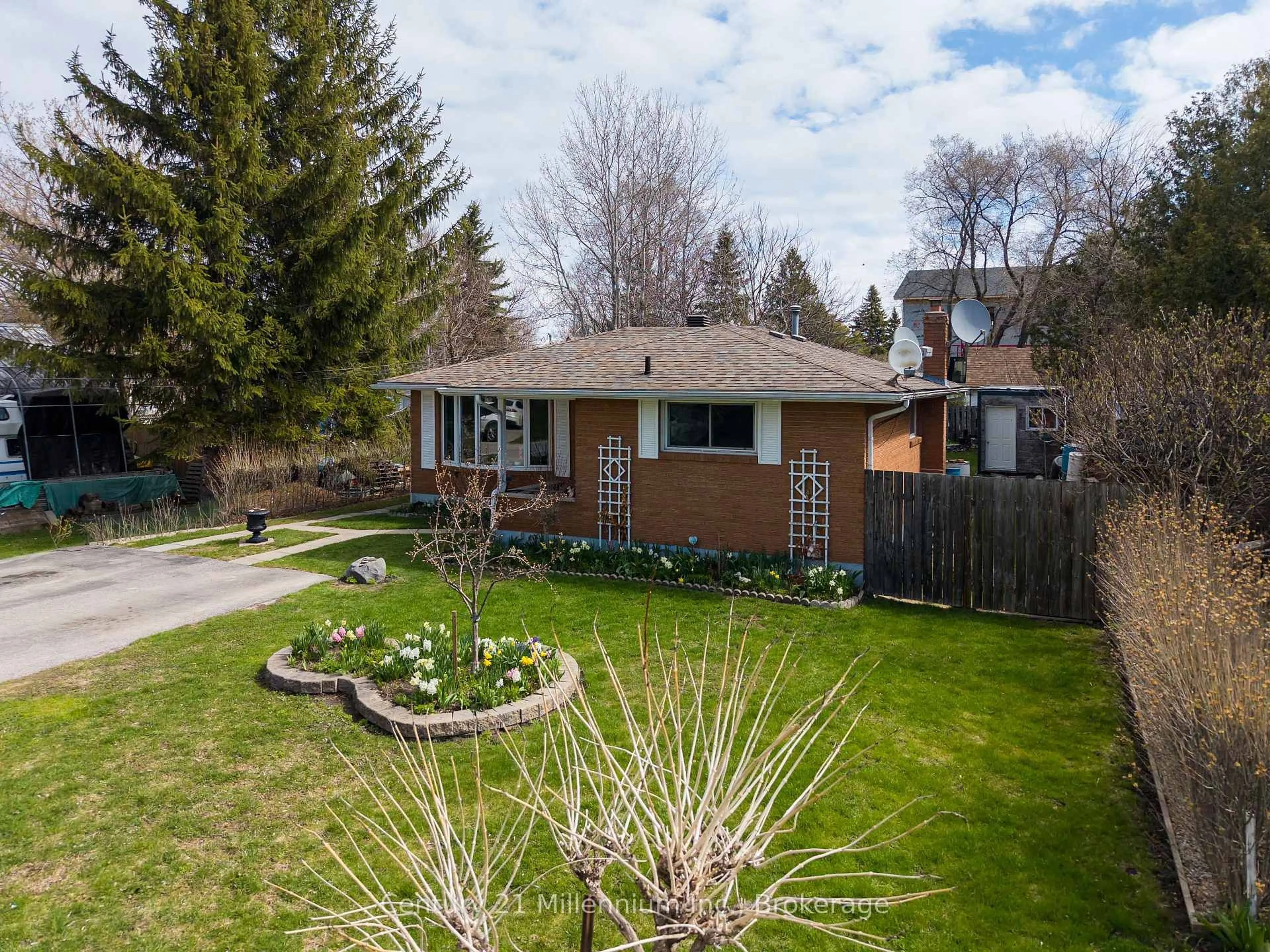 Unknown for 67 East St, Collingwood Ontario L9Y 3W7
