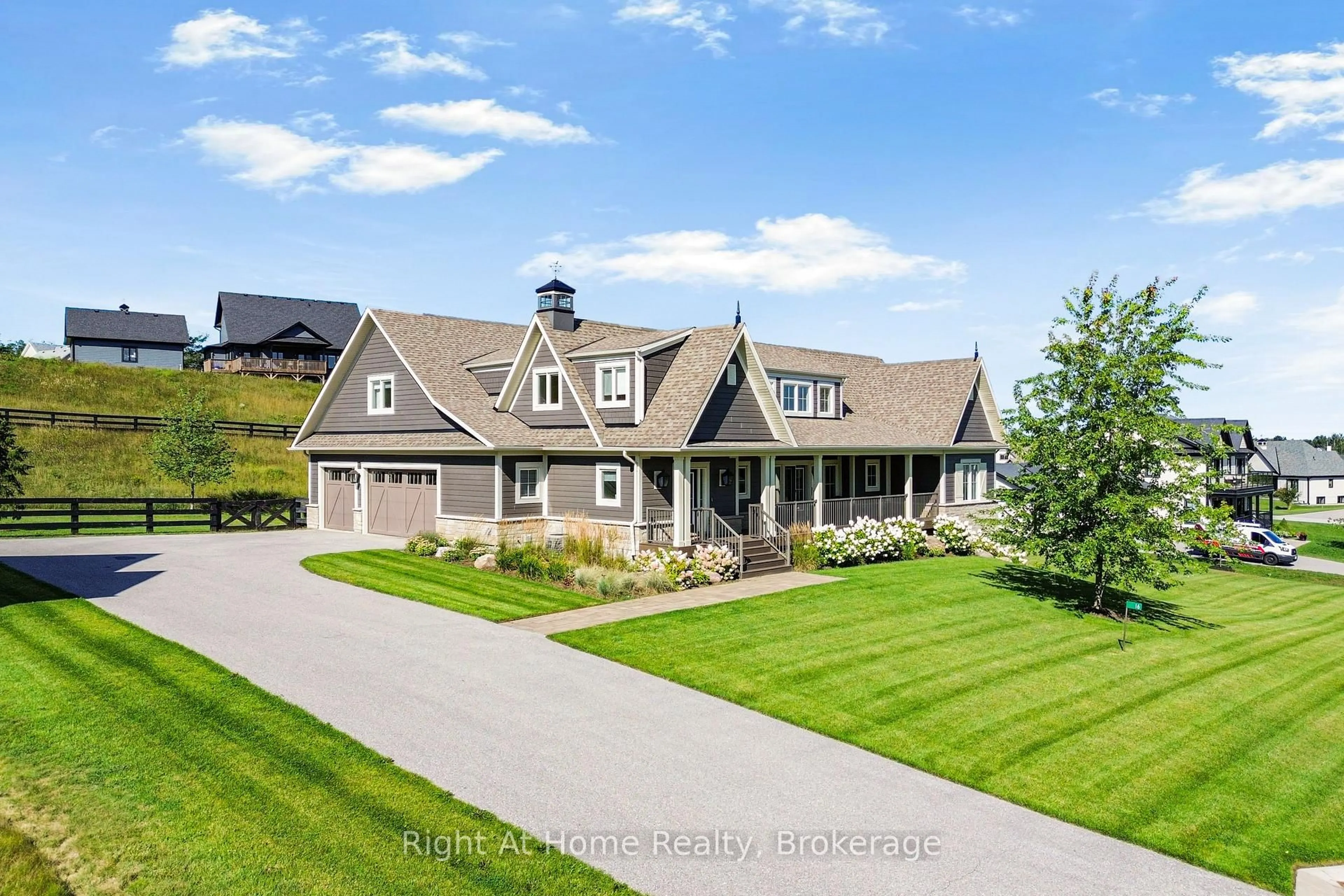 Home with vinyl exterior material, street for 16 Gelderland Cres, Oro-Medonte Ontario L0K 1E0
