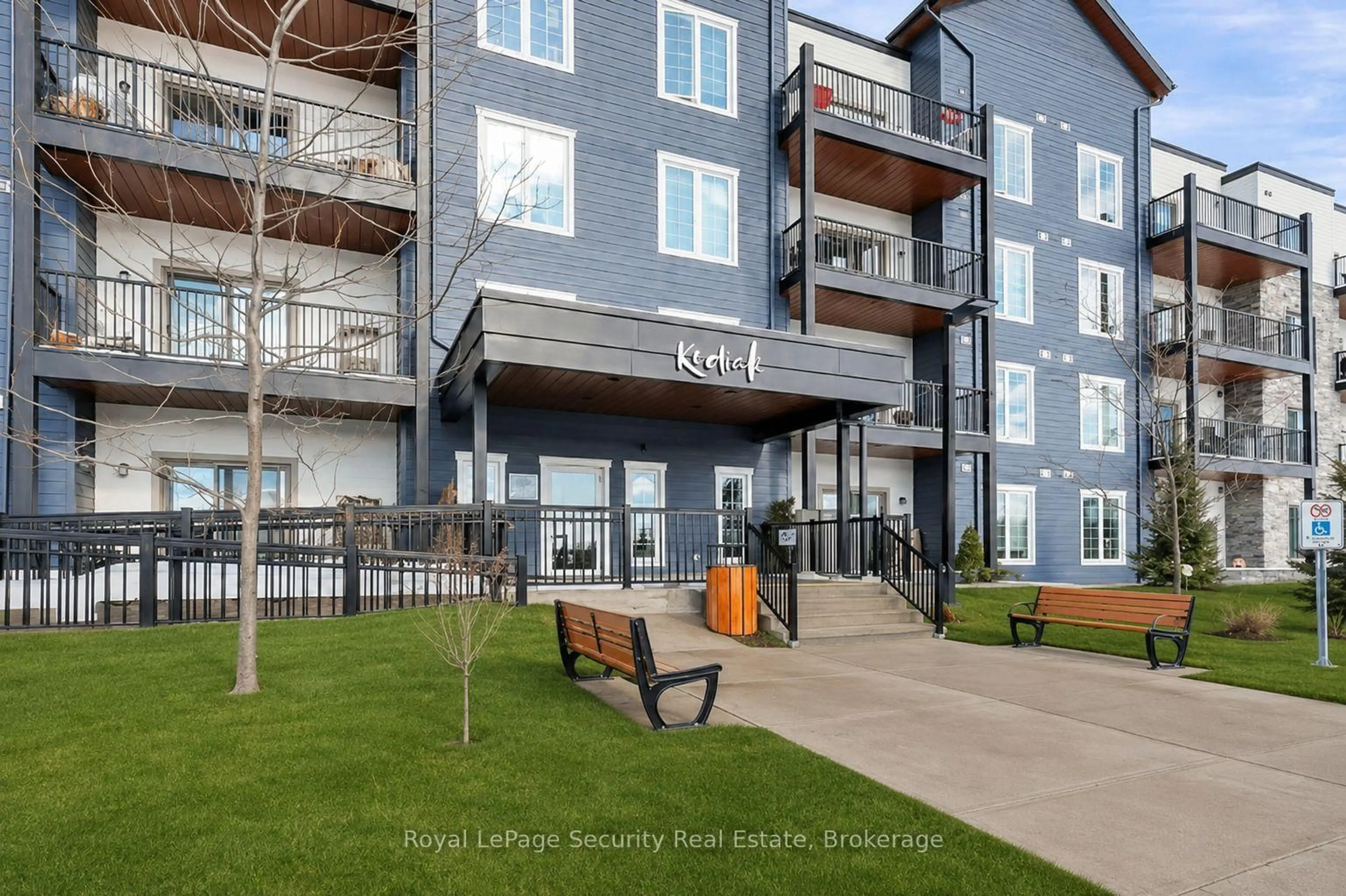 Patio, unknown for 54 Koda St #217, Barrie Ontario L9J 0J6