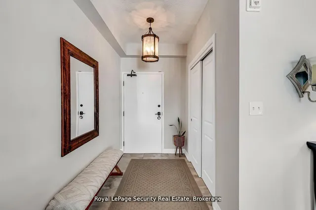 54 Koda St #217, Barrie 3
