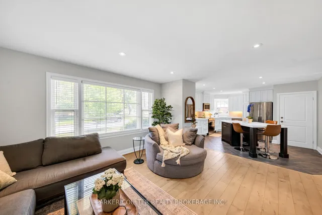 7 Oakley Park Sq, Barrie 5