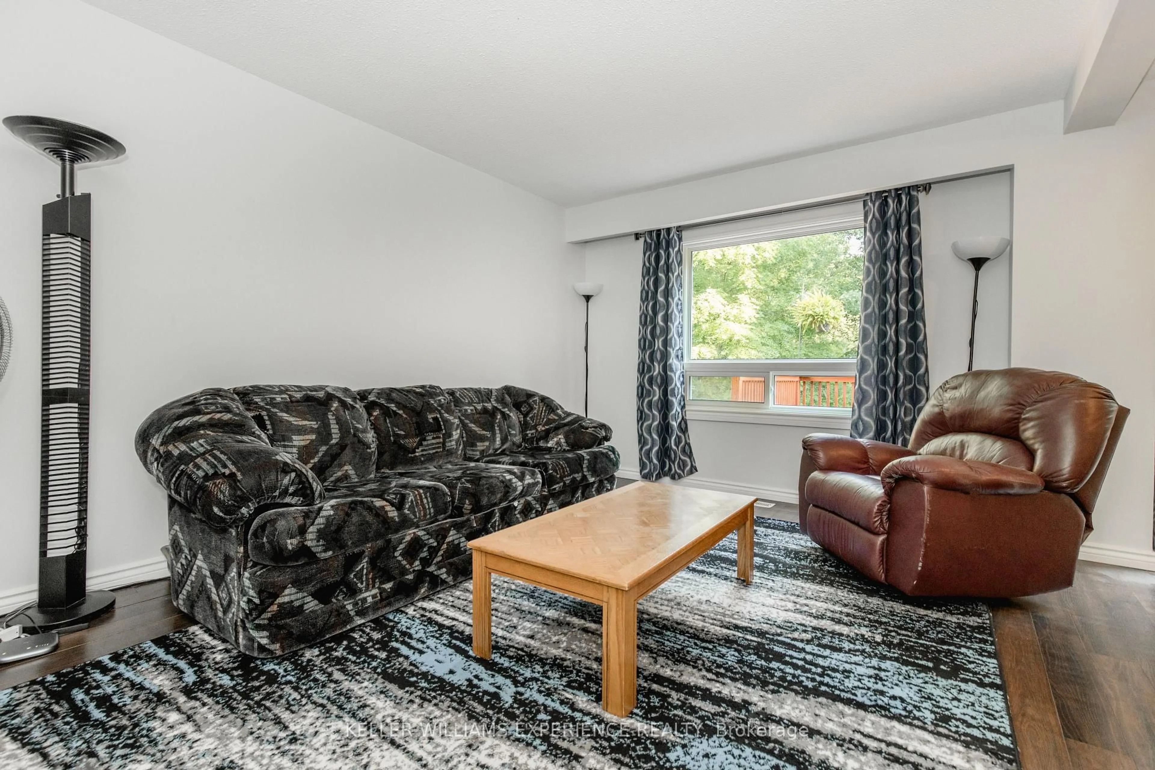 Living room with furniture, unknown for 49 Burns Circ, Barrie Ontario L4N 5J8