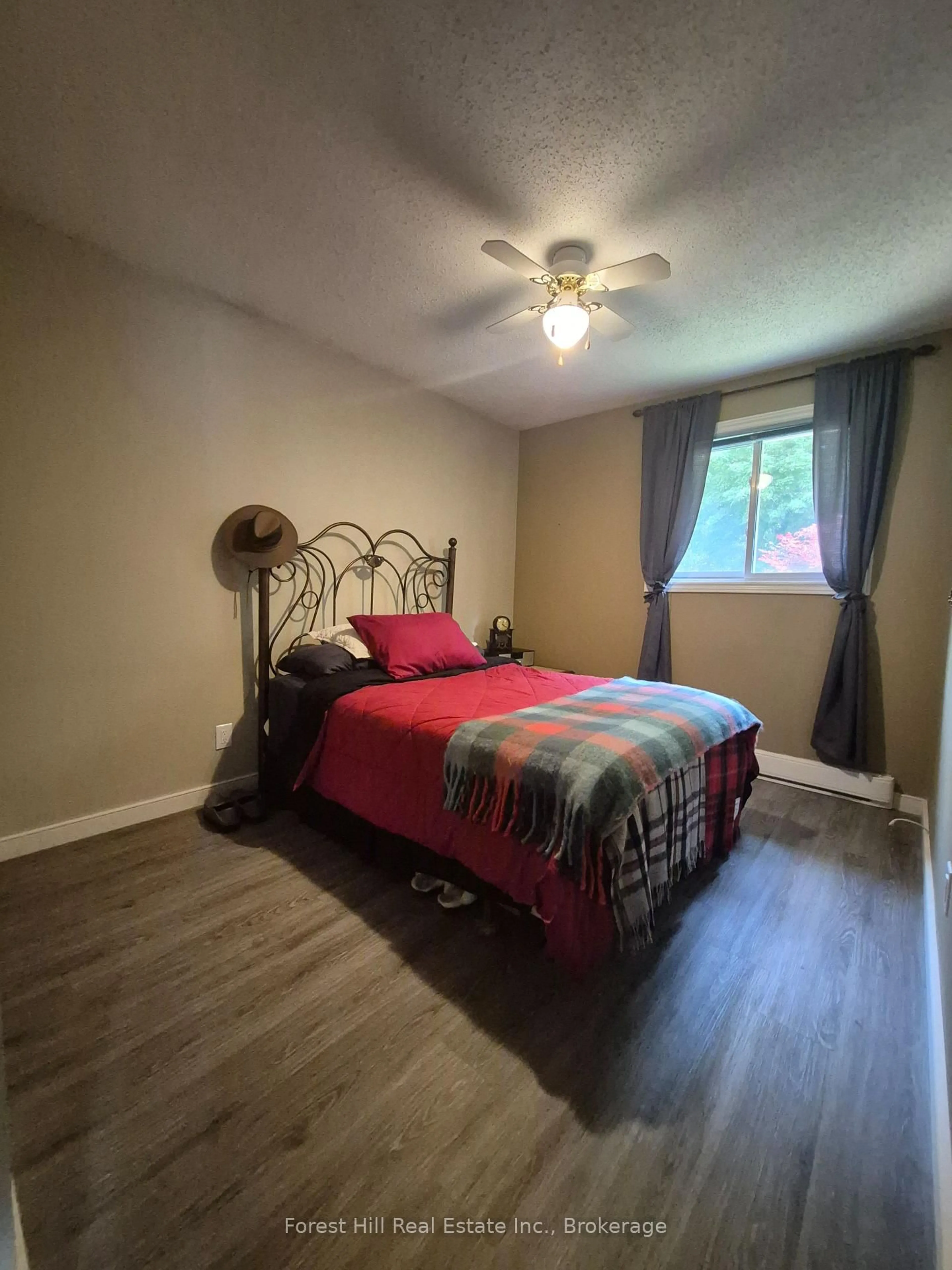 A pic of a room for 679 Simcoe Ave, Tay Ontario L0K 1R0