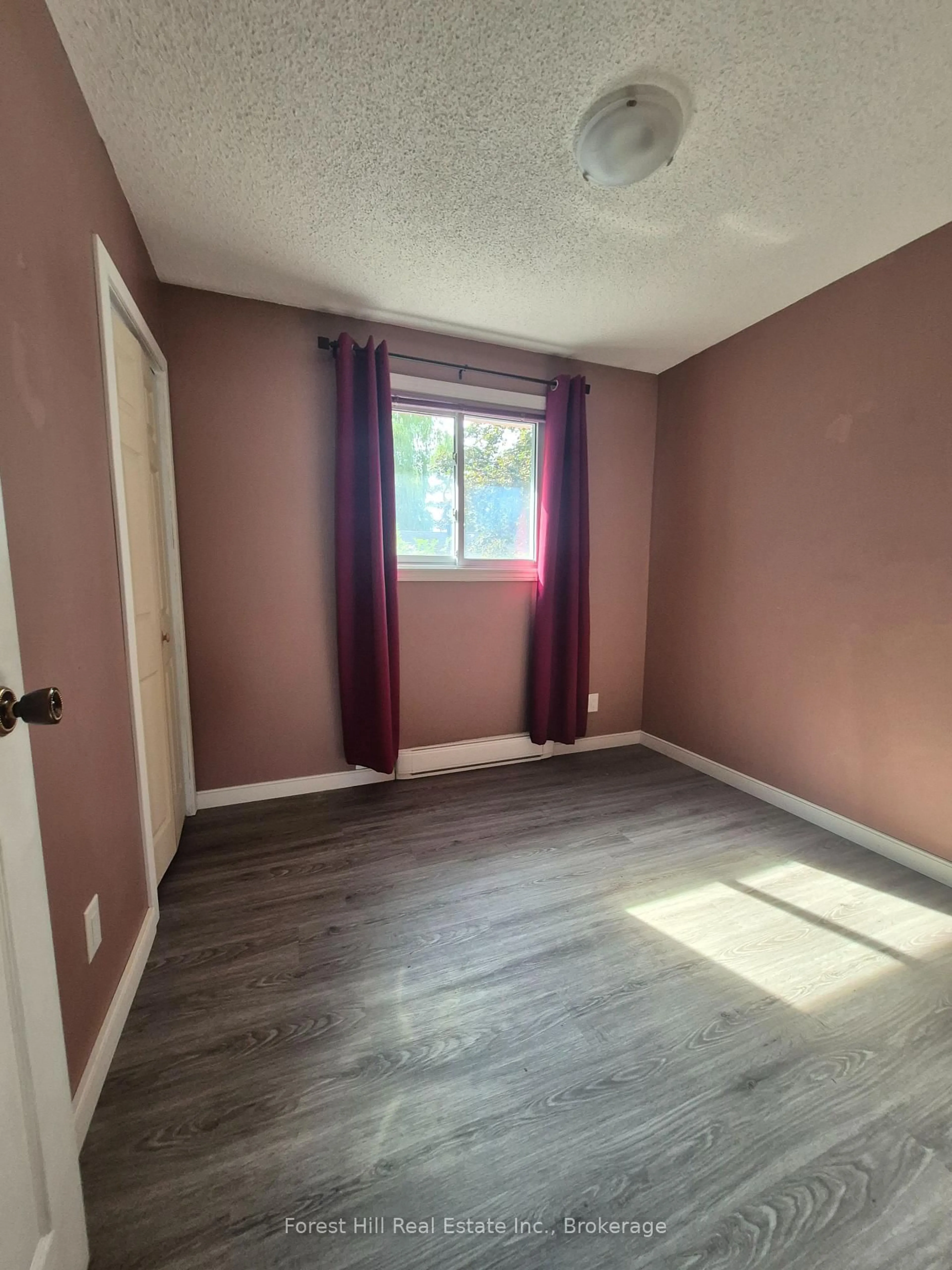 A pic of a room for 679 Simcoe Ave, Tay Ontario L0K 1R0