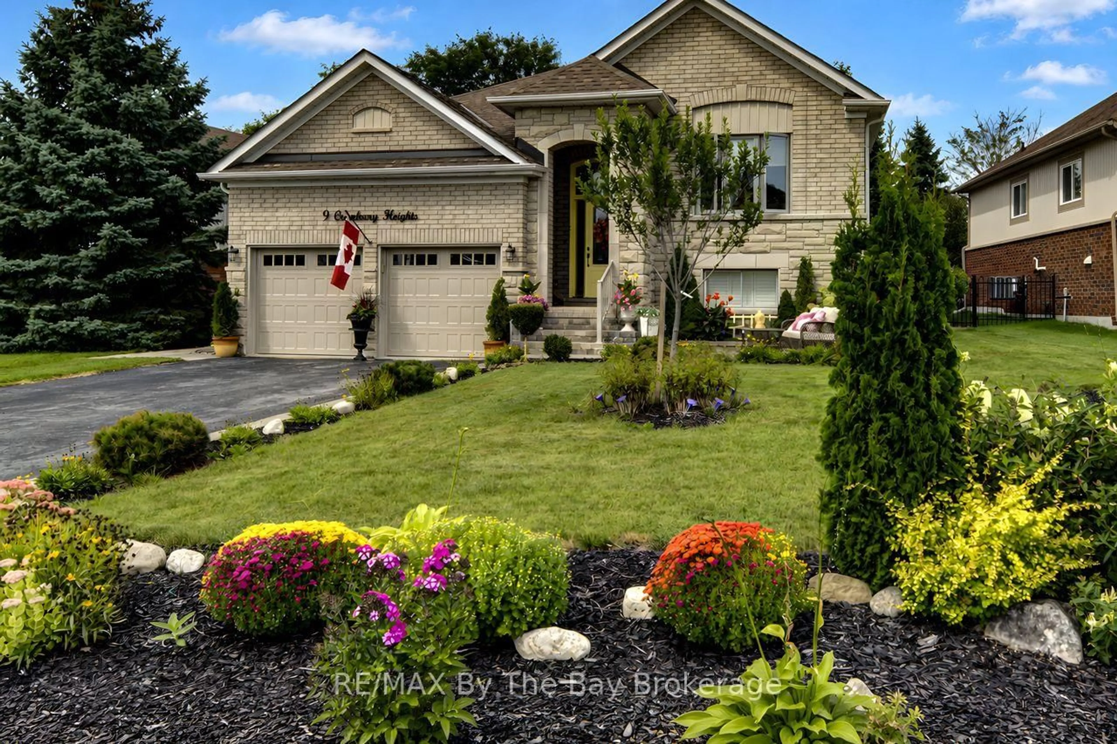 Home with brick exterior material, street for 9 Cranberry Hts, Wasaga Beach Ontario L9Z 1M9