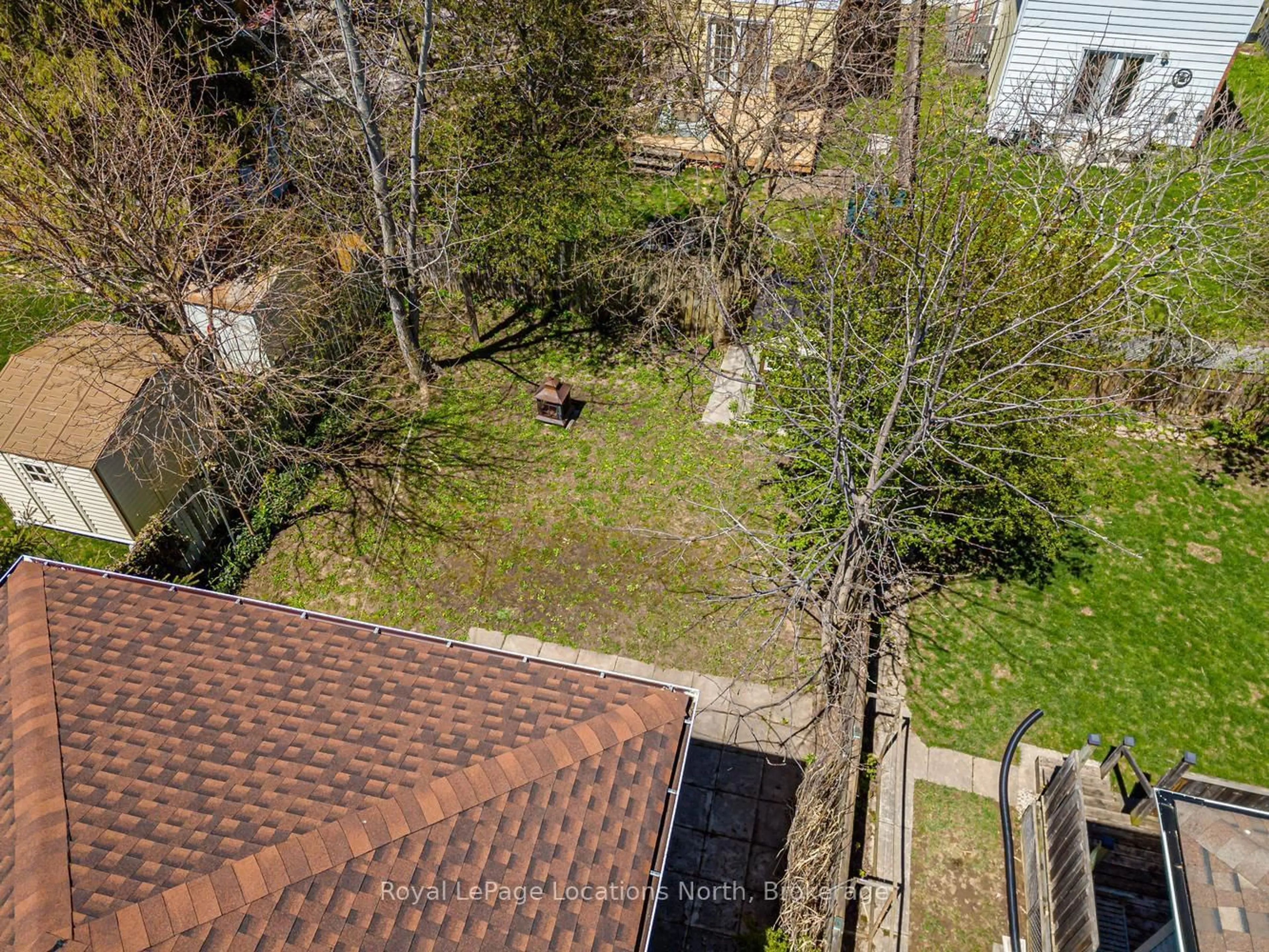 A pic from outside/outdoor area/front of a property/back of a property/a pic from drone, city buildings view from balcony for 514 Tenth St, Collingwood Ontario L9Y 2H3