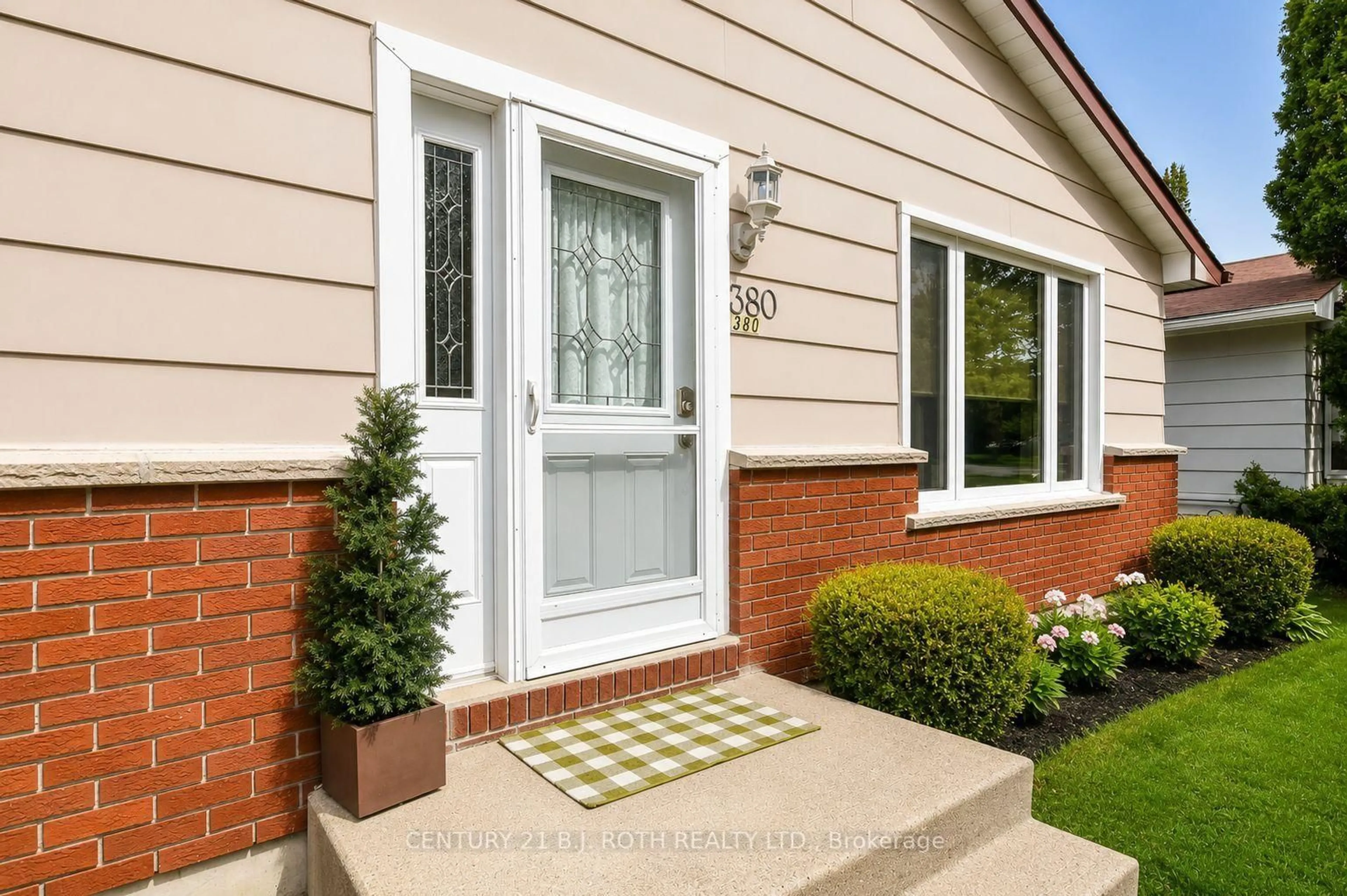 Home with brick exterior material, street for 380 Mary St, Orillia Ontario L3V 3G3