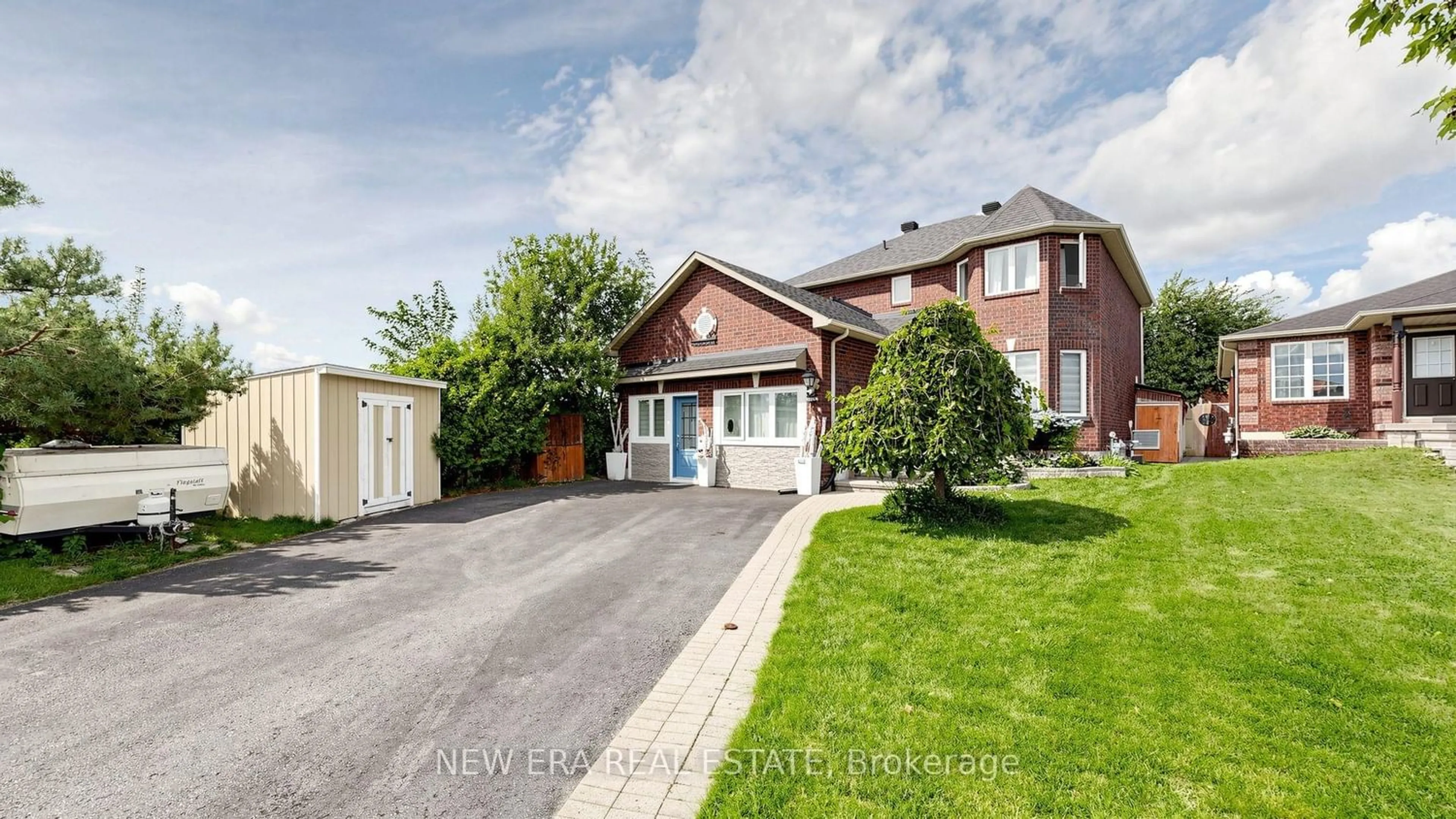 Home with brick exterior material, street for 30 Harrogate Crt, Barrie Ontario L4M 0B9
