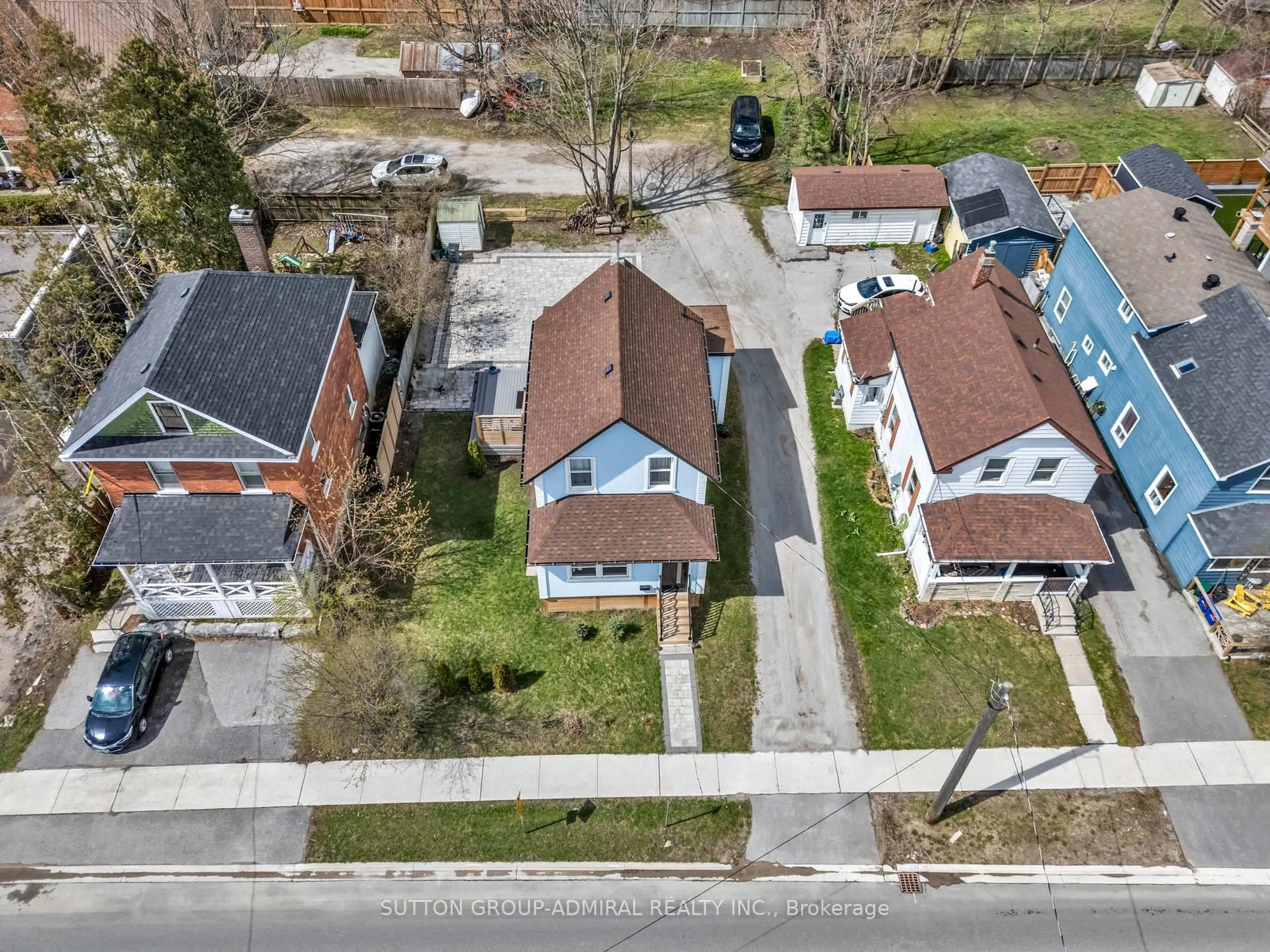 A pic from outside/outdoor area/front of a property/back of a property/a pic from drone, street for 97 Laclie St, Orillia Ontario L3V 4W9