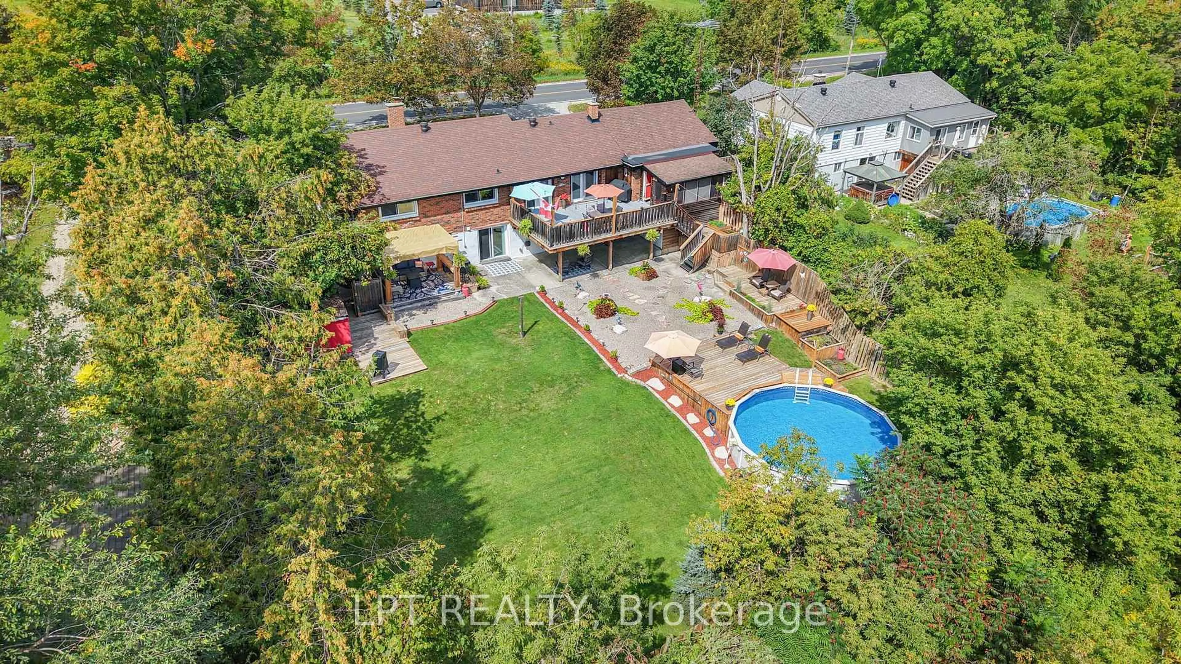 A pic from outside/outdoor area/front of a property/back of a property/a pic from drone, unknown for 2447 Ridge Rd, Oro-Medonte Ontario L0L 2L0
