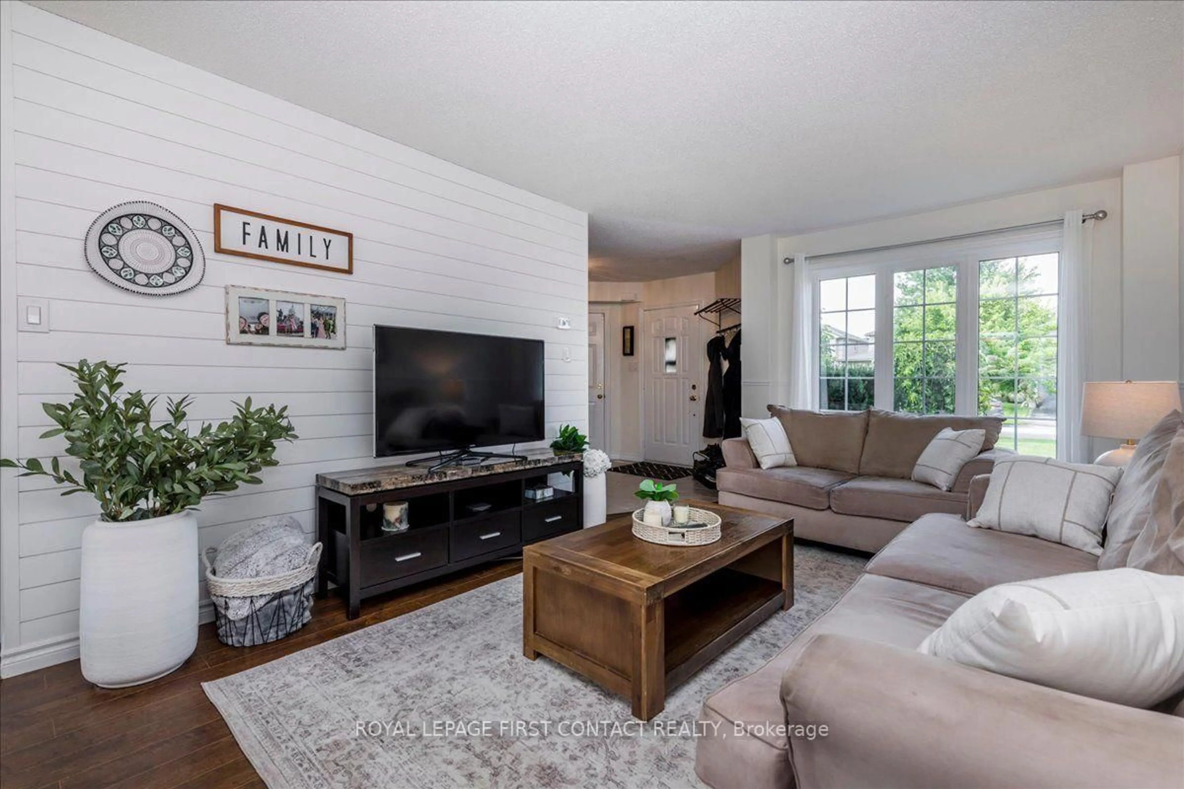 Living room with furniture, unknown for 15 Sherwood Crt, Barrie Ontario L4N 9V2