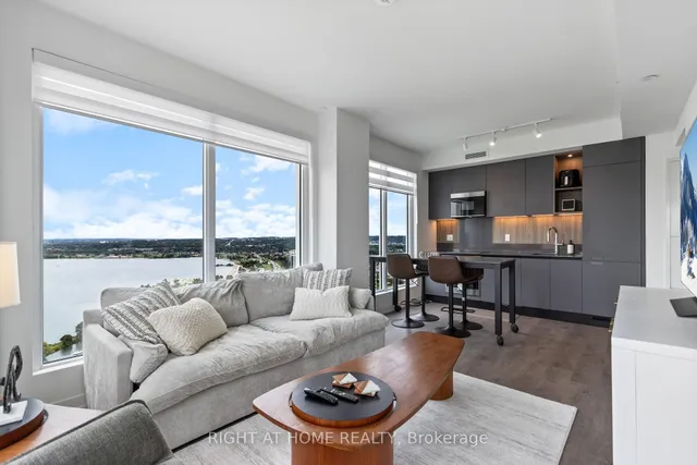 39 Mary St #2407, Barrie 5