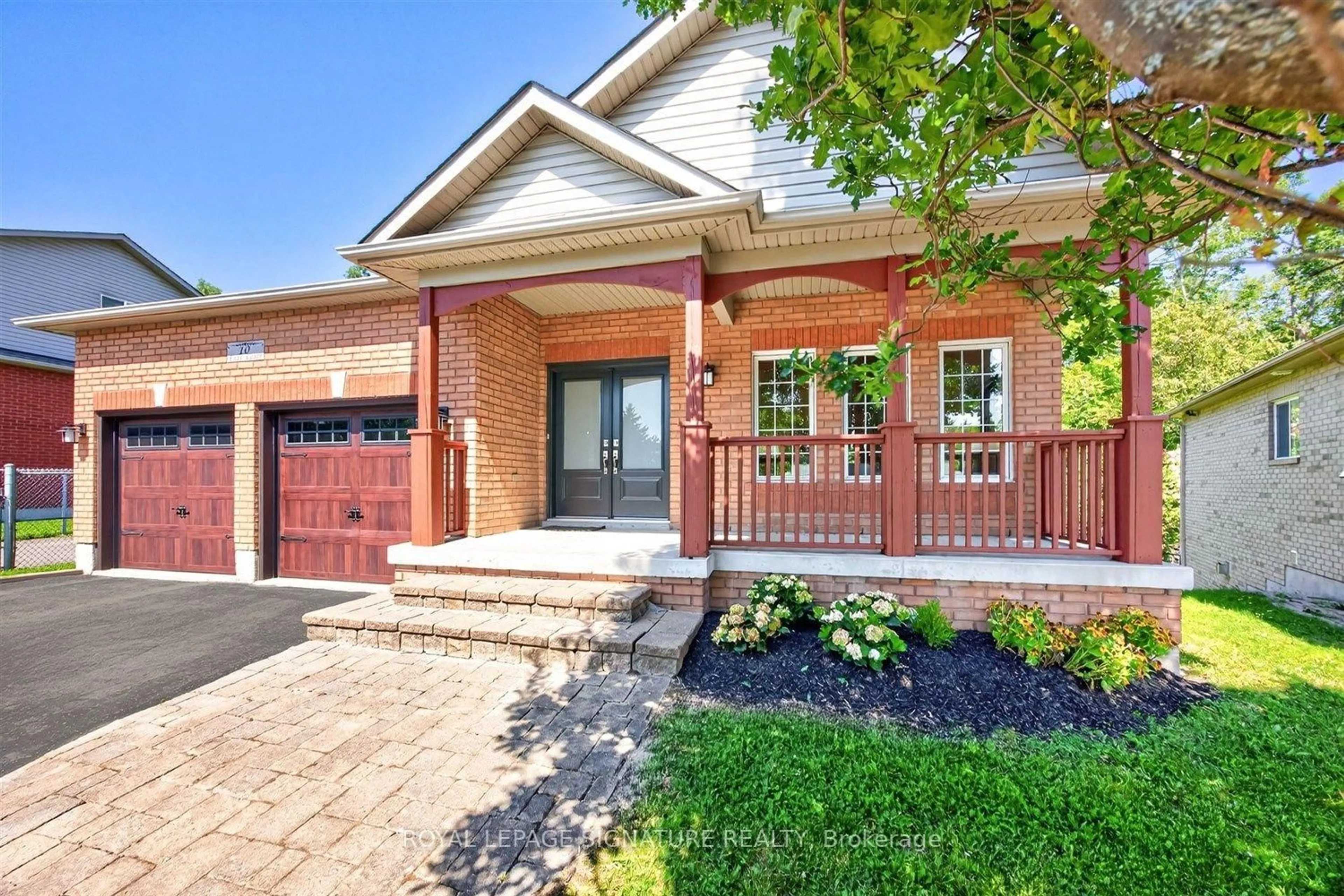 Home with brick exterior material, street for 10 Purt Crt, Barrie Ontario L4N 9K7
