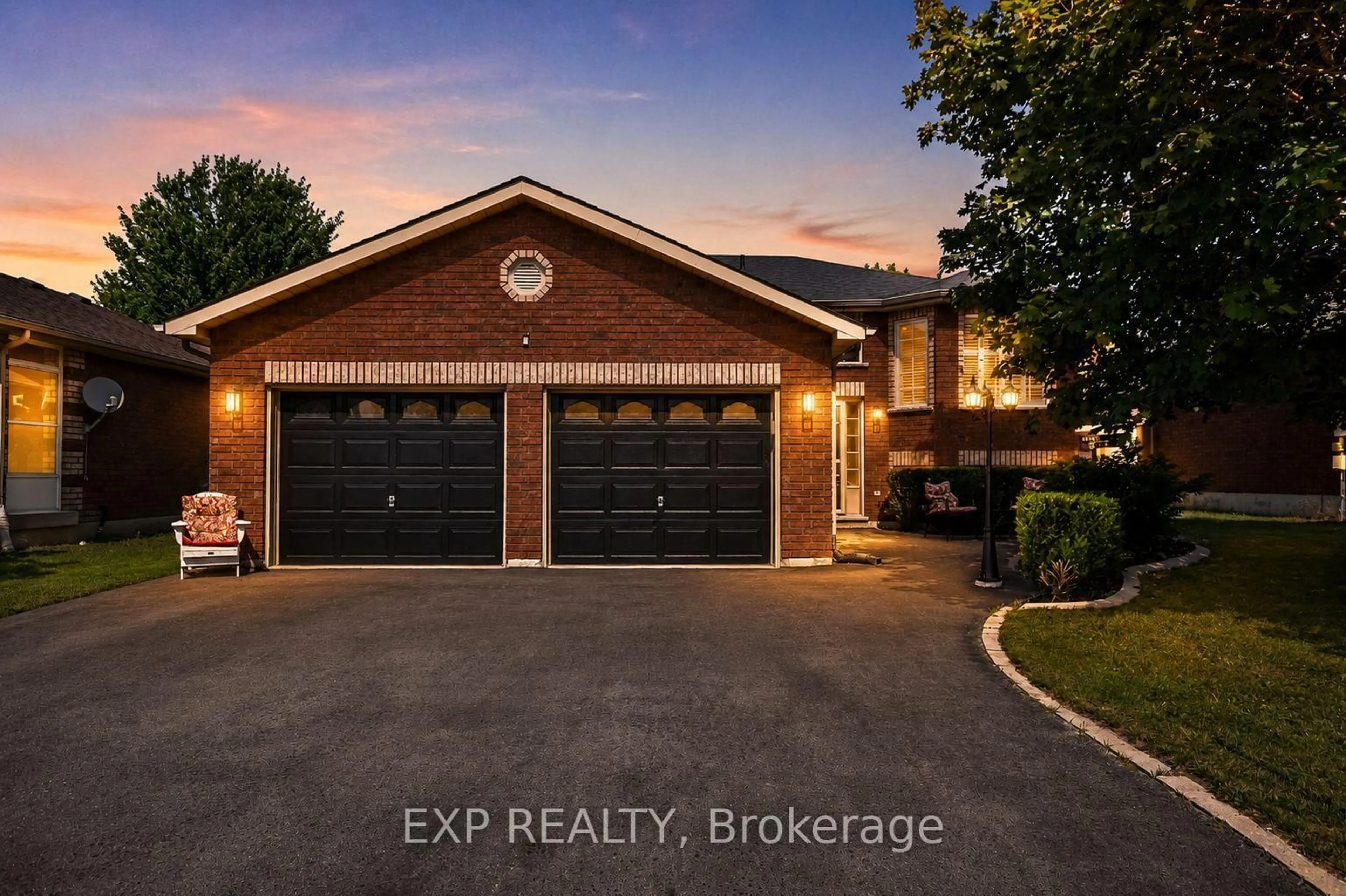 Home with brick exterior material, street for 7 Hunter Crt, Springwater Ontario L0L 1P0