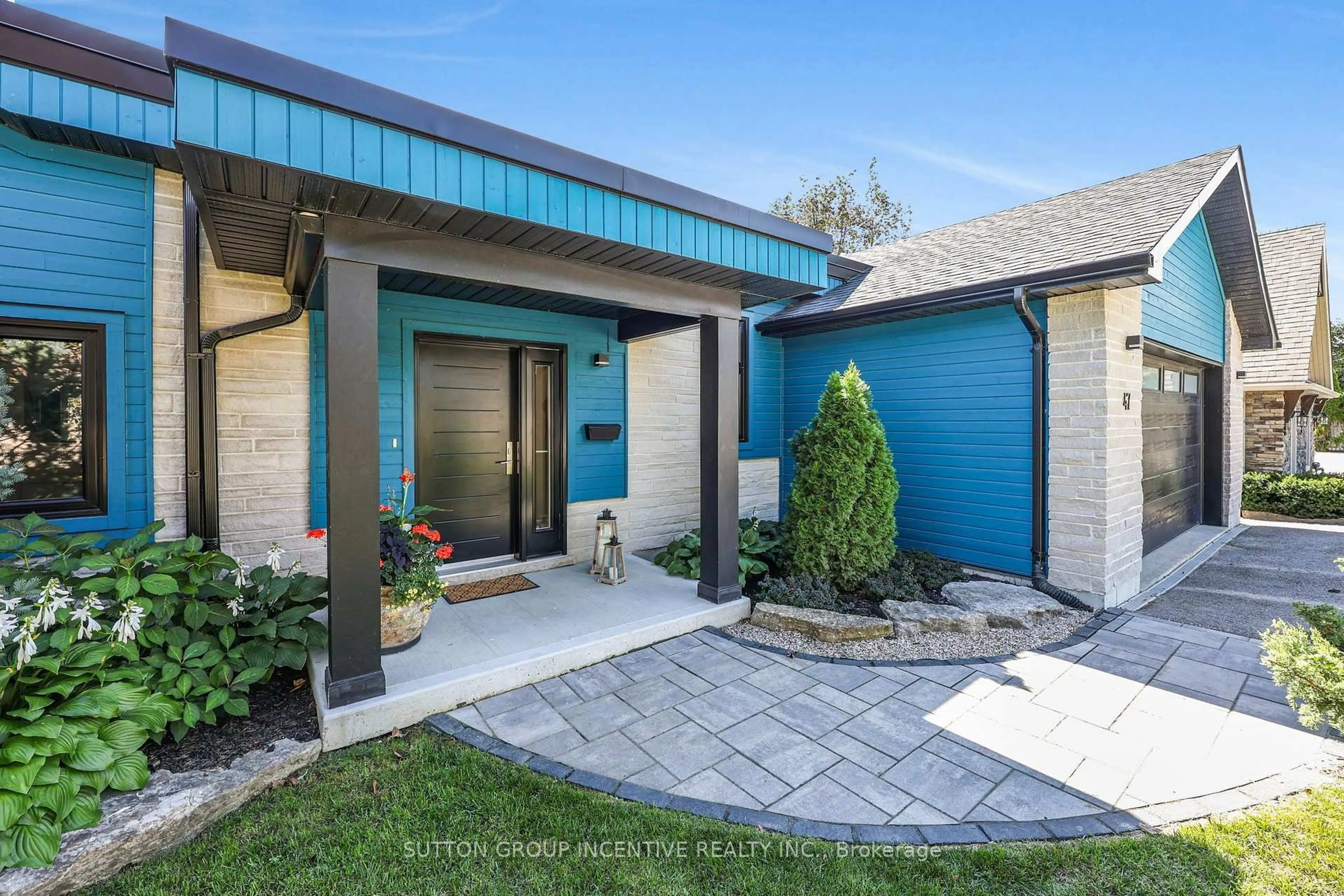 Home with brick exterior material, street for 47 Shanty Bay Rd, Barrie Ontario L4M 1C9