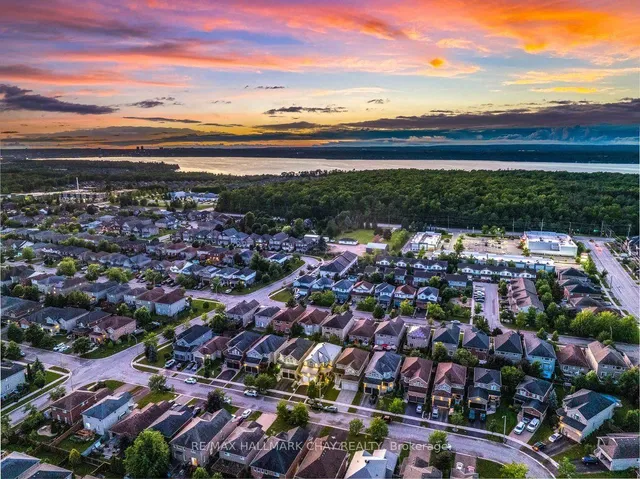 12 Parisian Cres, Barrie 4